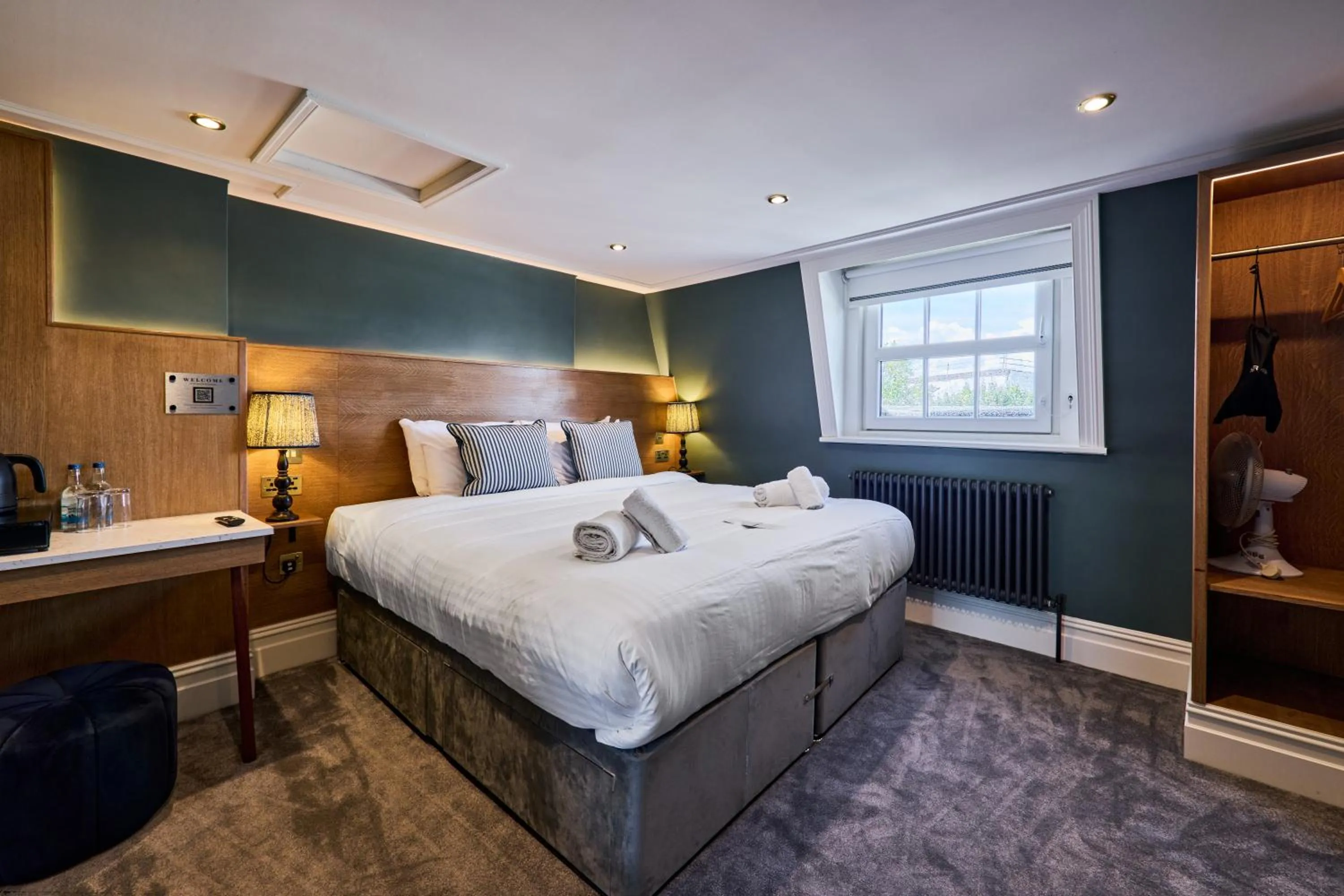 Bed in The Crown Pub & Guesthouse