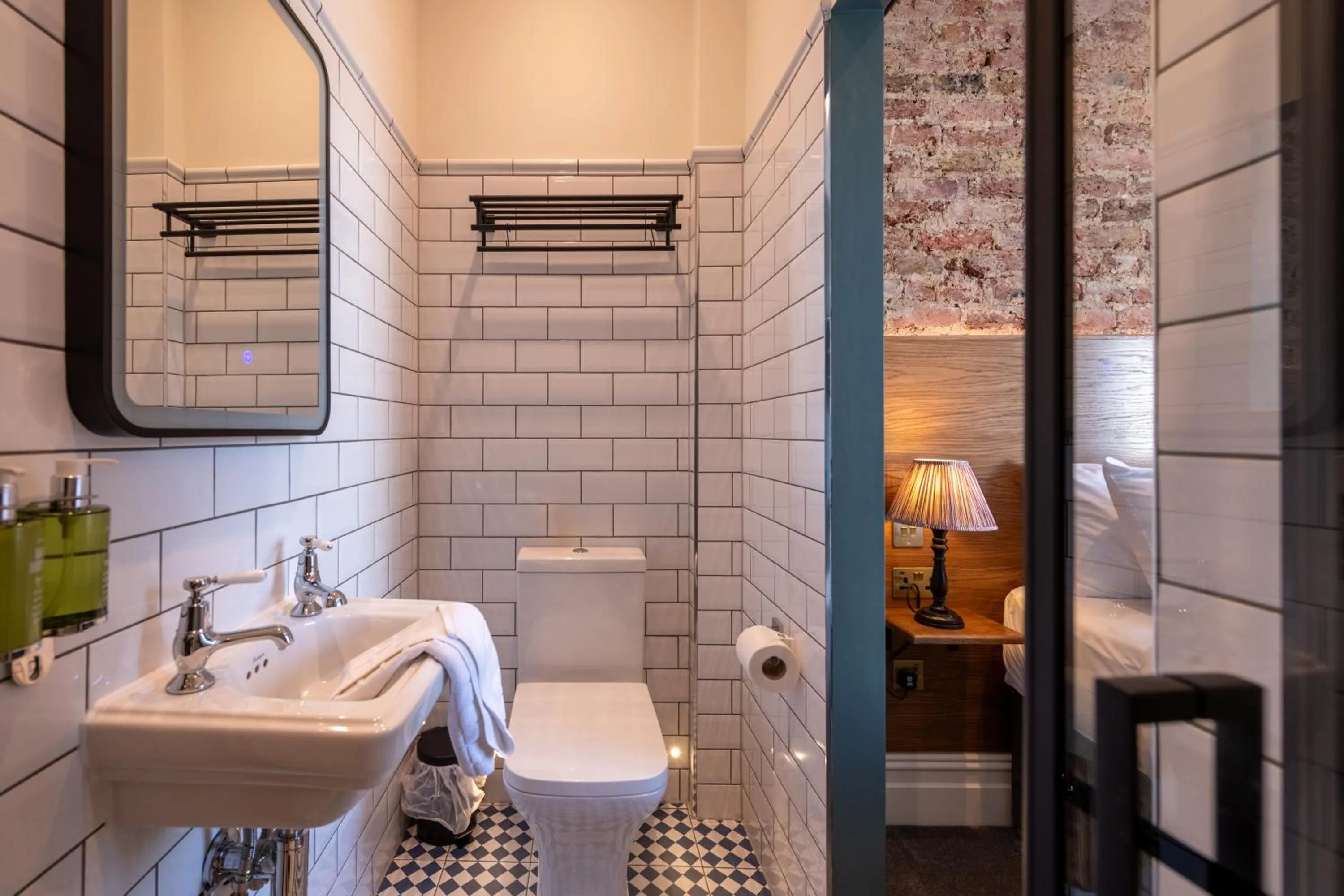 The Crown Pub & Guesthouse