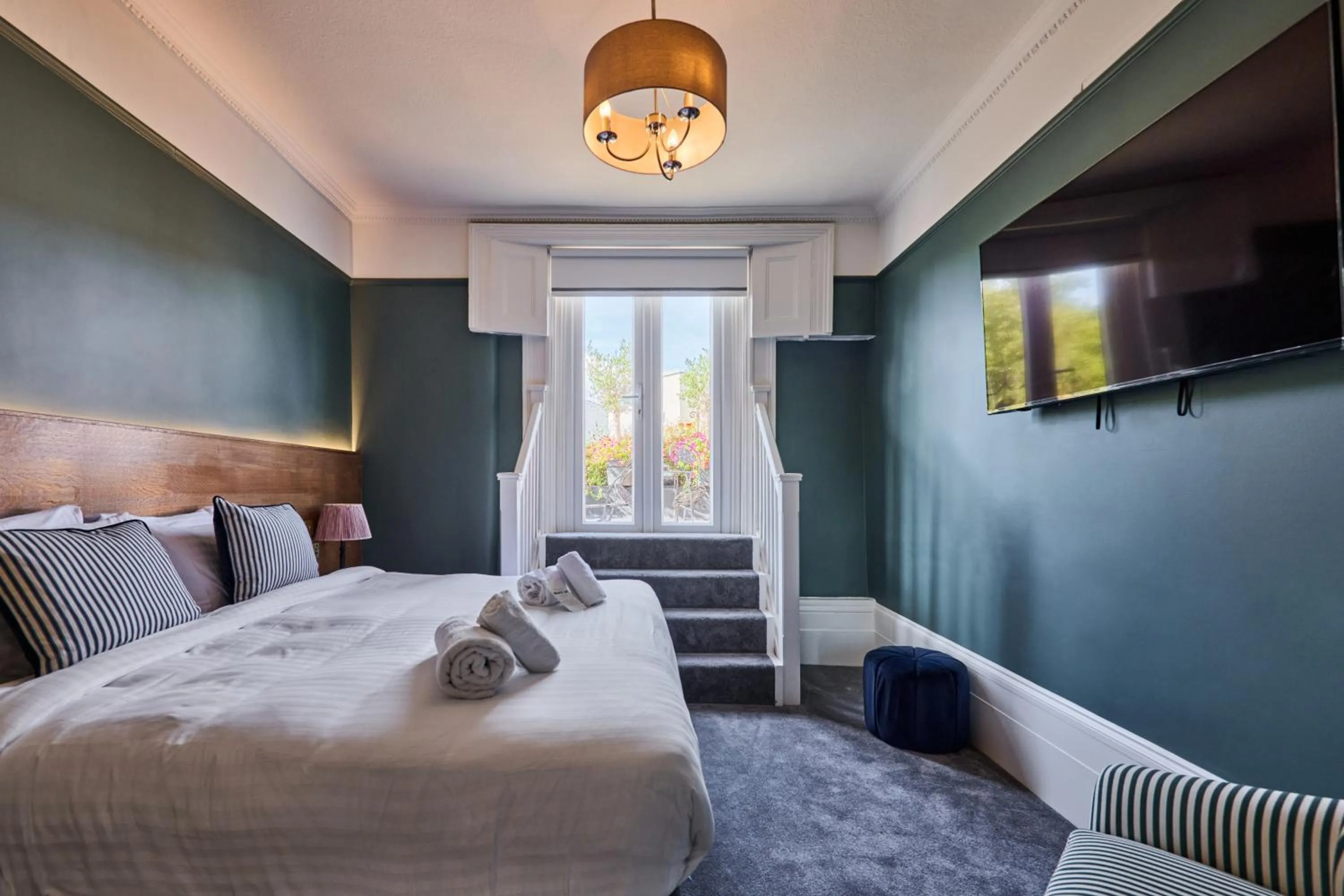 Bed in The Crown Pub & Guesthouse