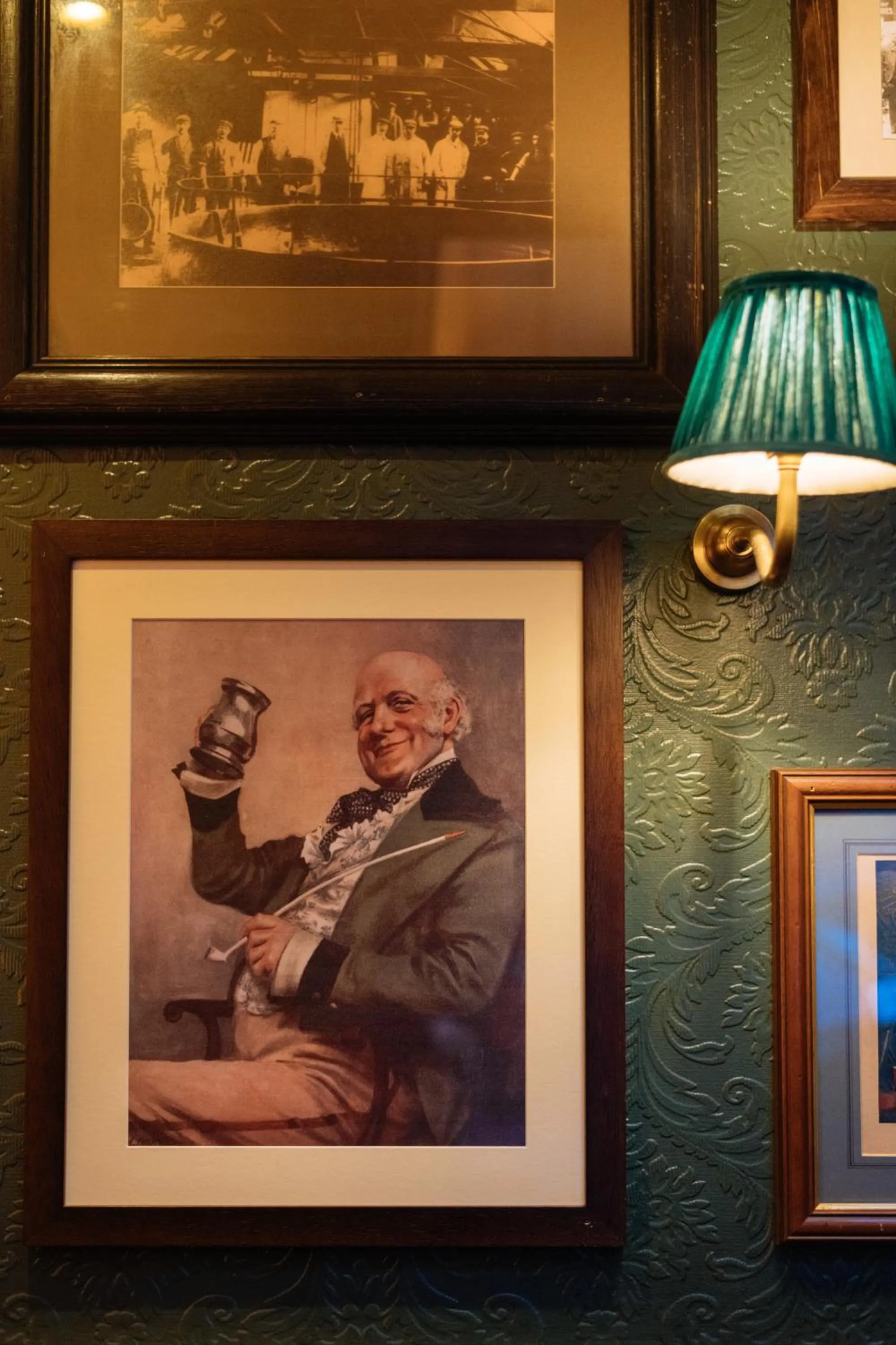 The Crown Pub & Guesthouse