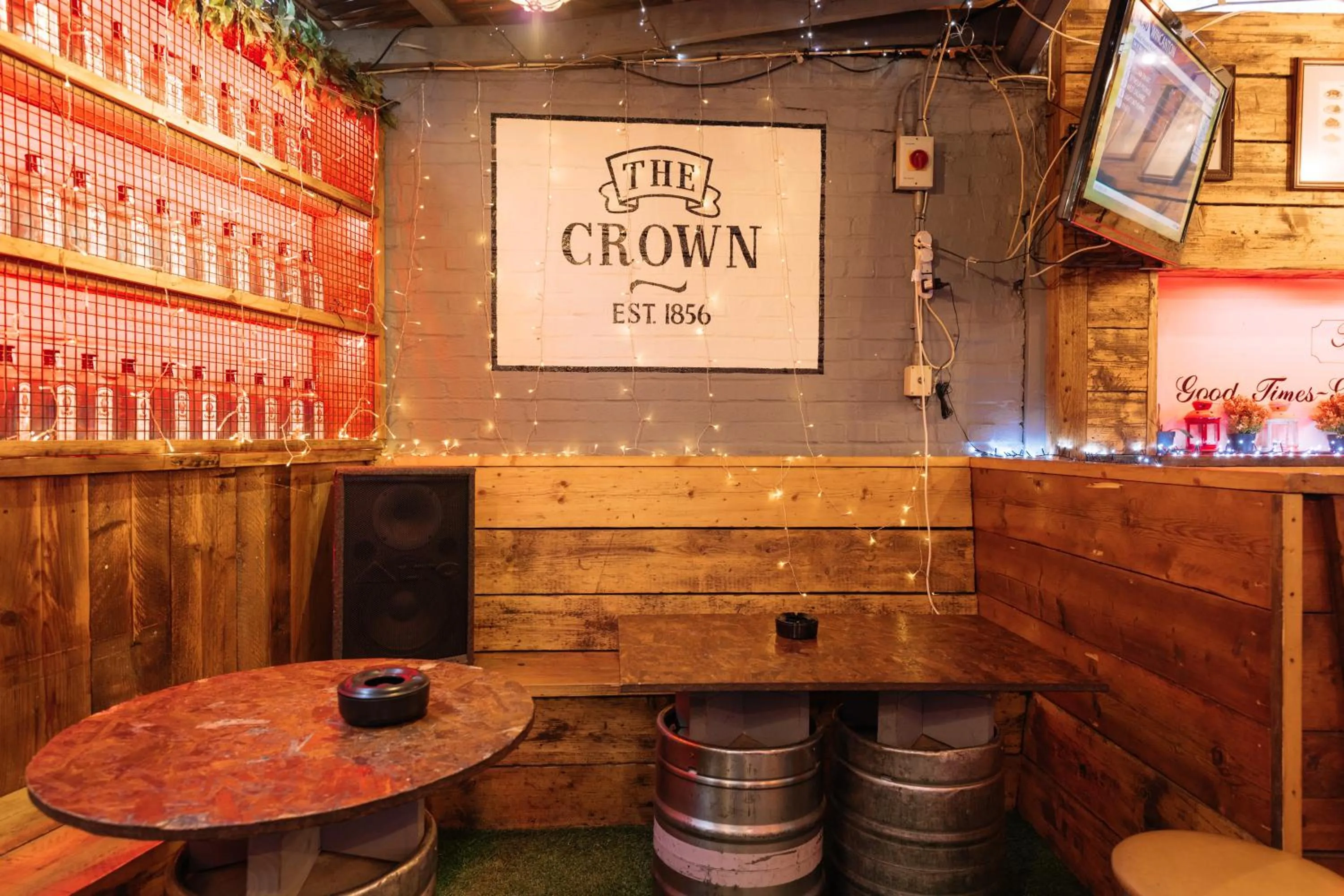 Food and drinks in The Crown Pub & Guesthouse