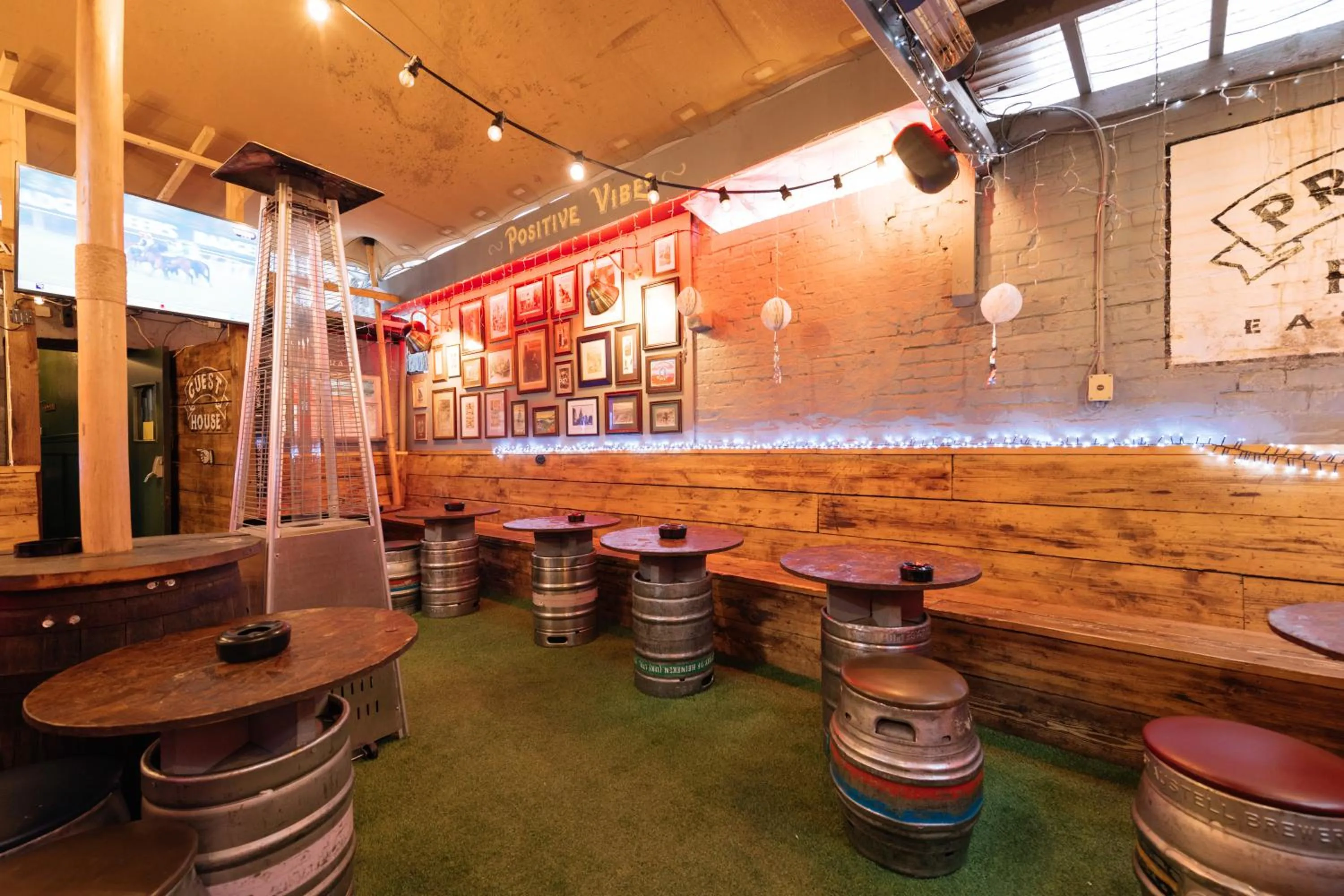 The Crown Pub & Guesthouse