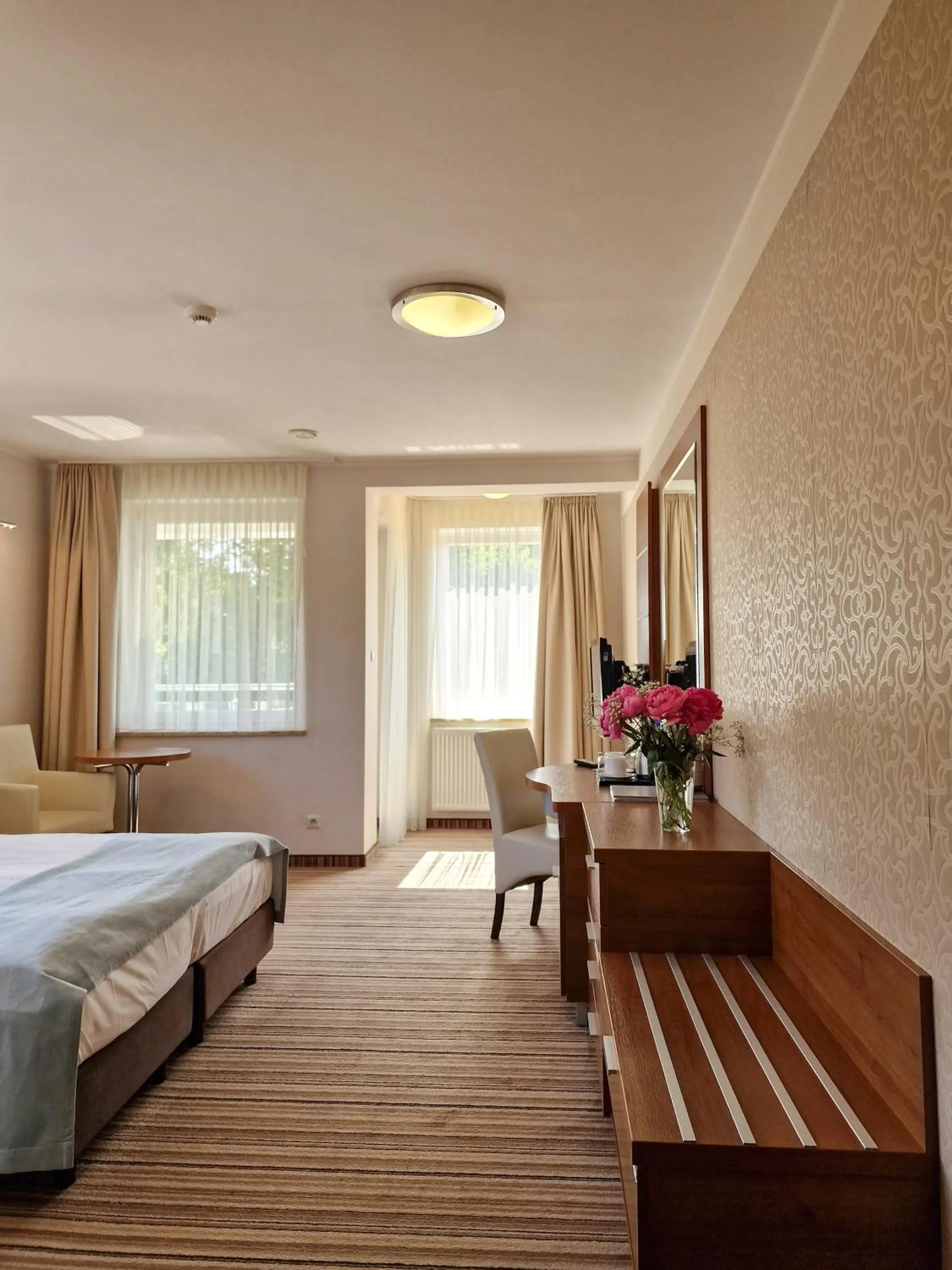 Photo of the whole room, Bed in Hotel 77 Restauracja Spa