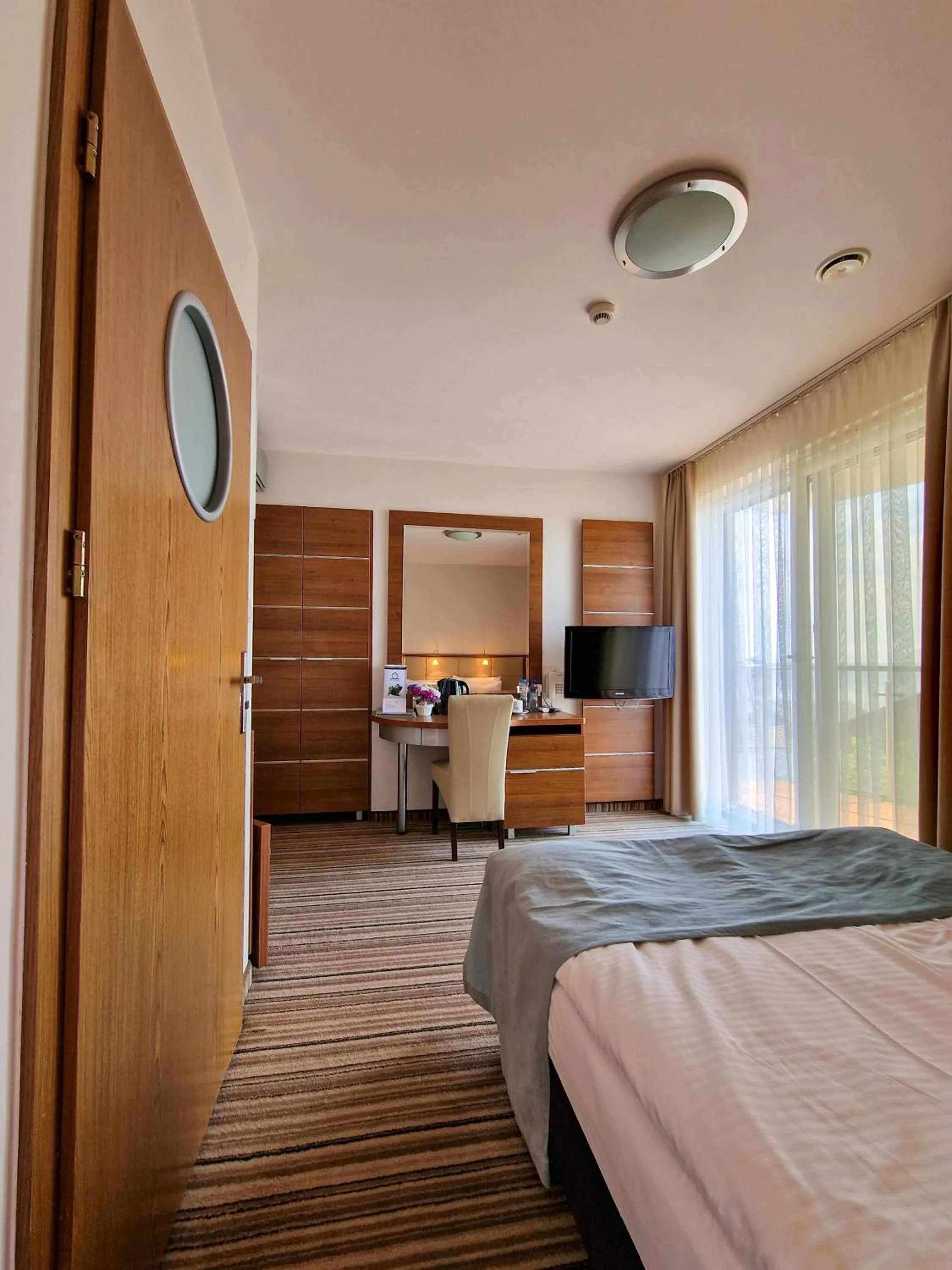 Photo of the whole room, Bed in Hotel 77 Restauracja Spa