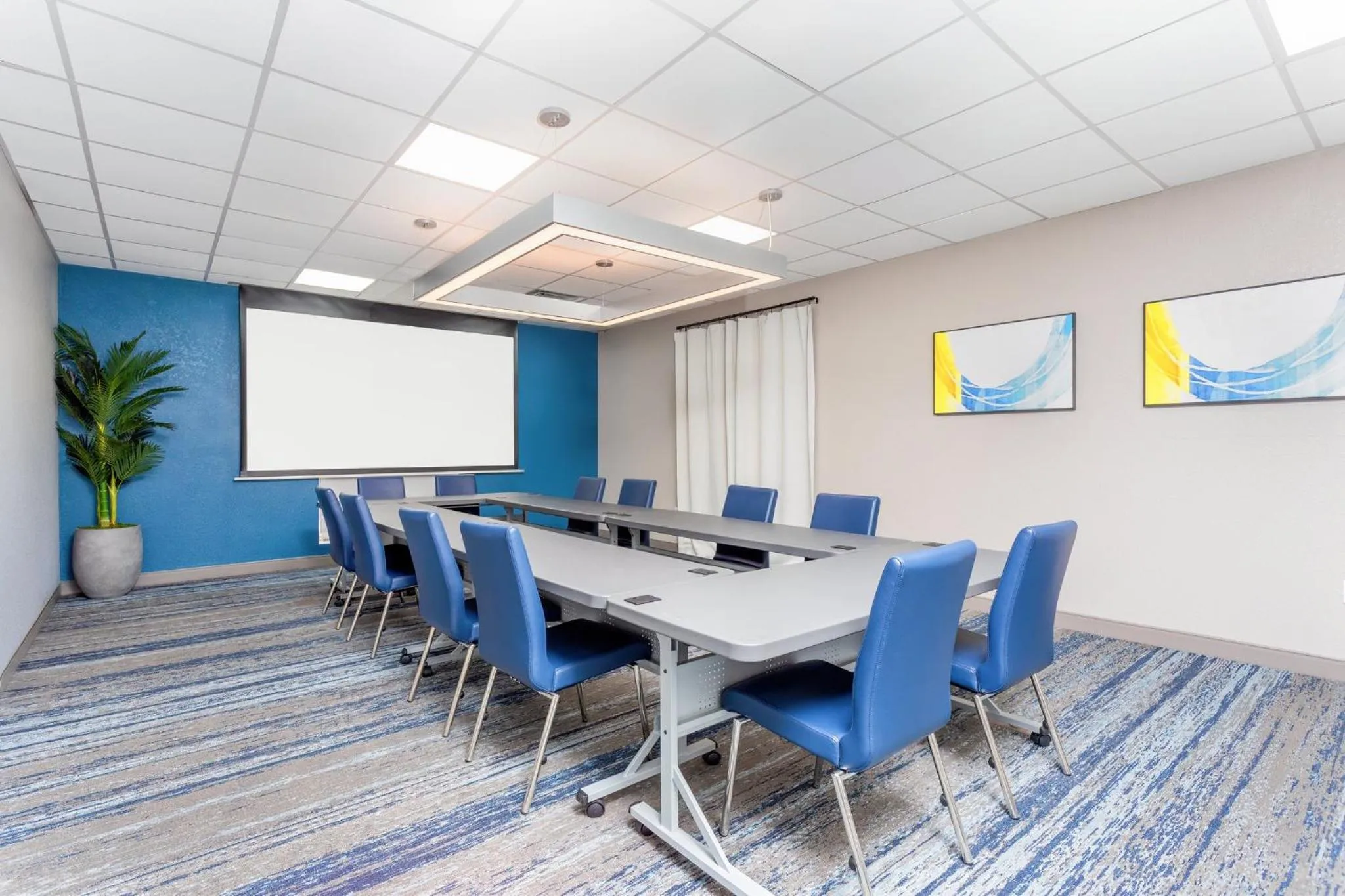 Meeting/conference room in Holiday Inn Express & Suites Ormond Beach - North Daytona by IHG