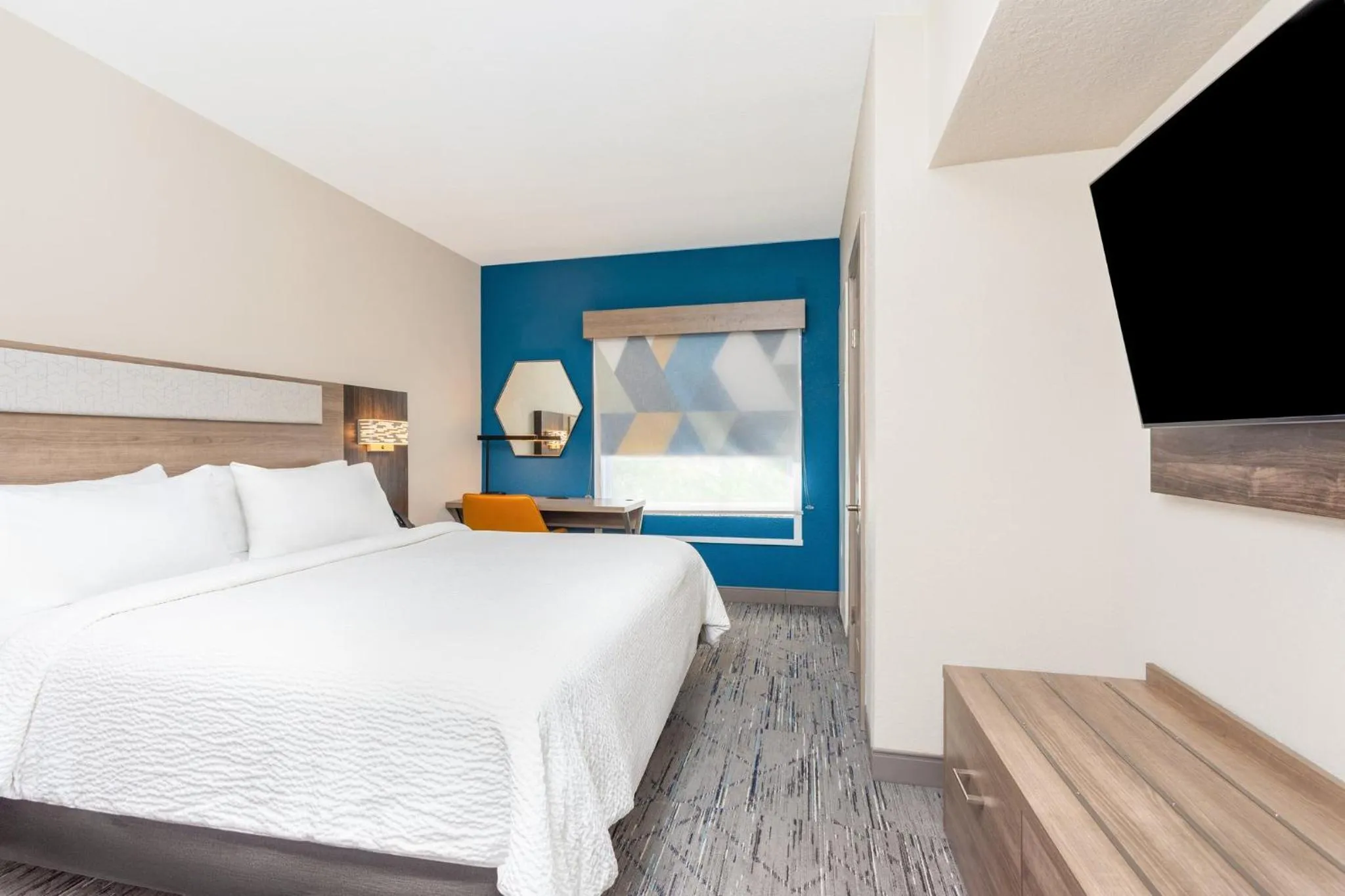 Photo of the whole room, Bed in Holiday Inn Express & Suites Ormond Beach - North Daytona by IHG