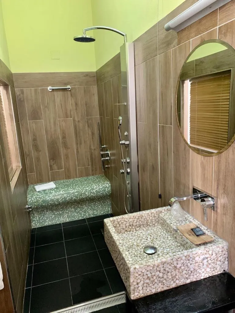 Bathroom in Hotel Bella 'Mbriana