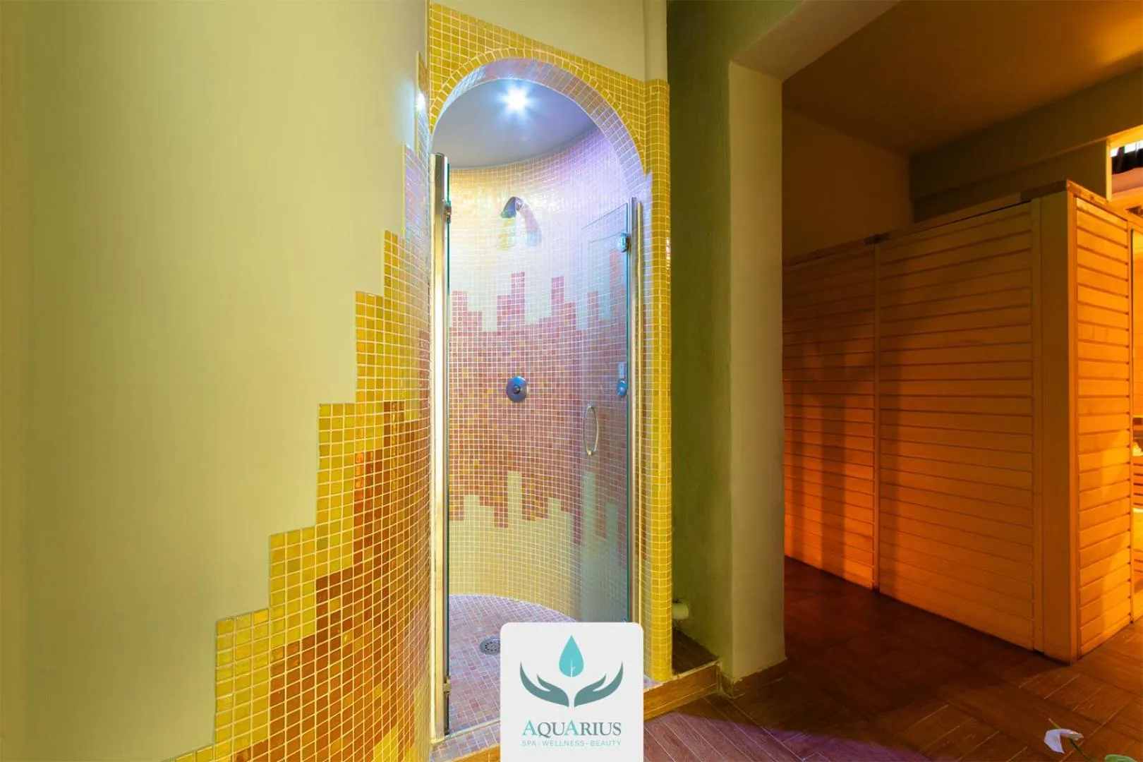 Shower in Hotel Bella 'Mbriana