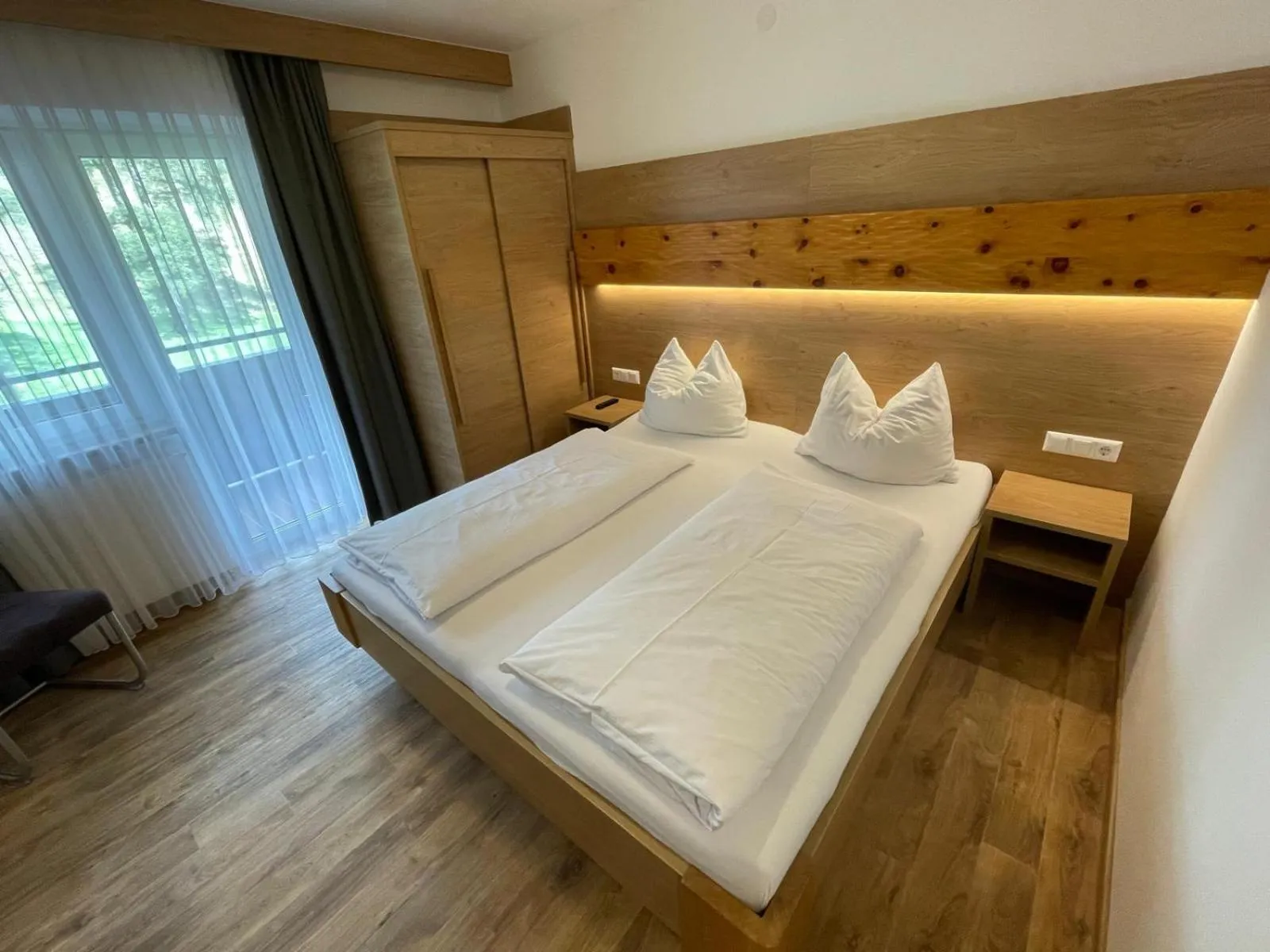 Bed in Pension Ahorn