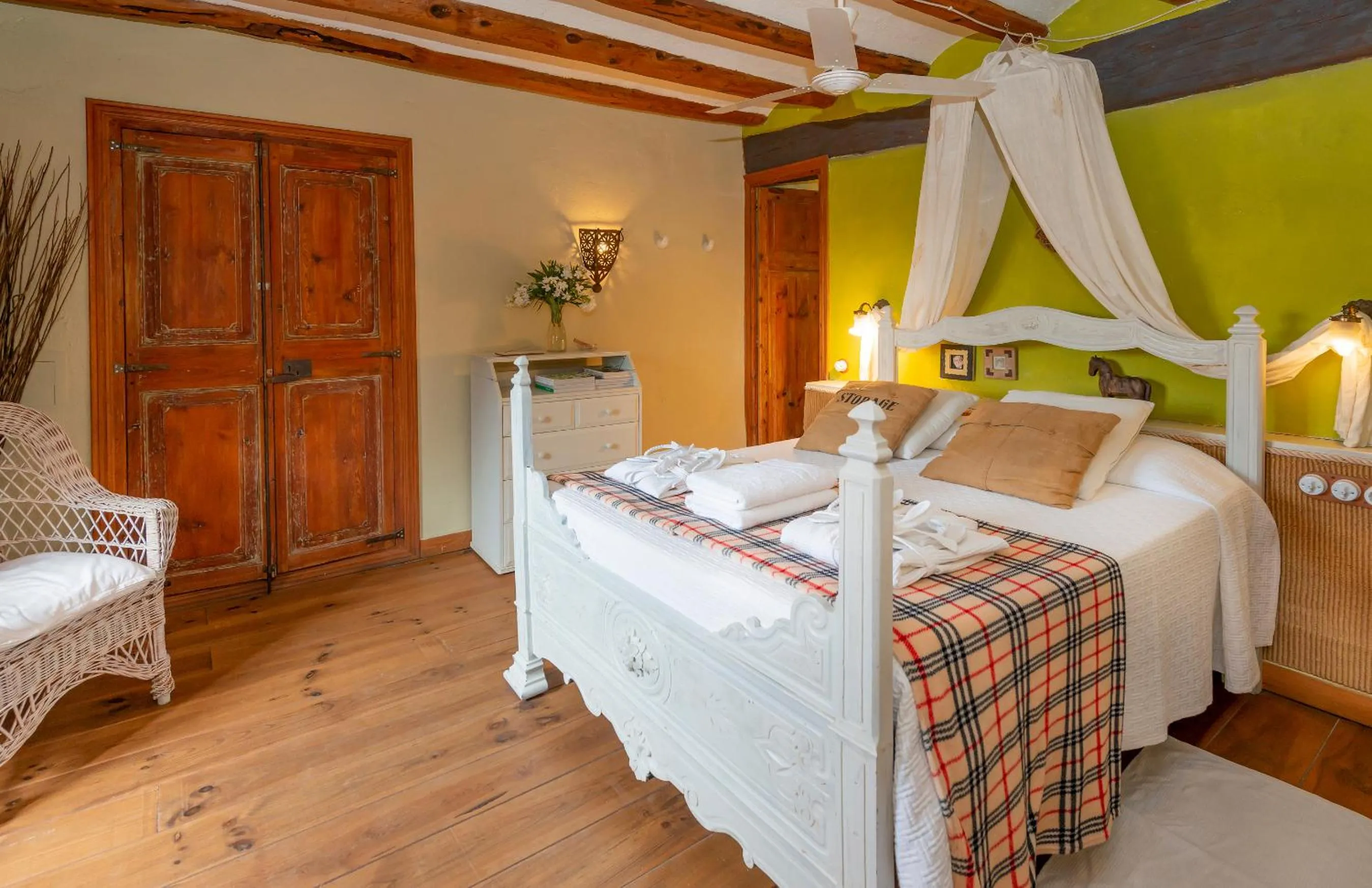 Bed in Les Vinyes Alojamiento Rural Boutique & SPA