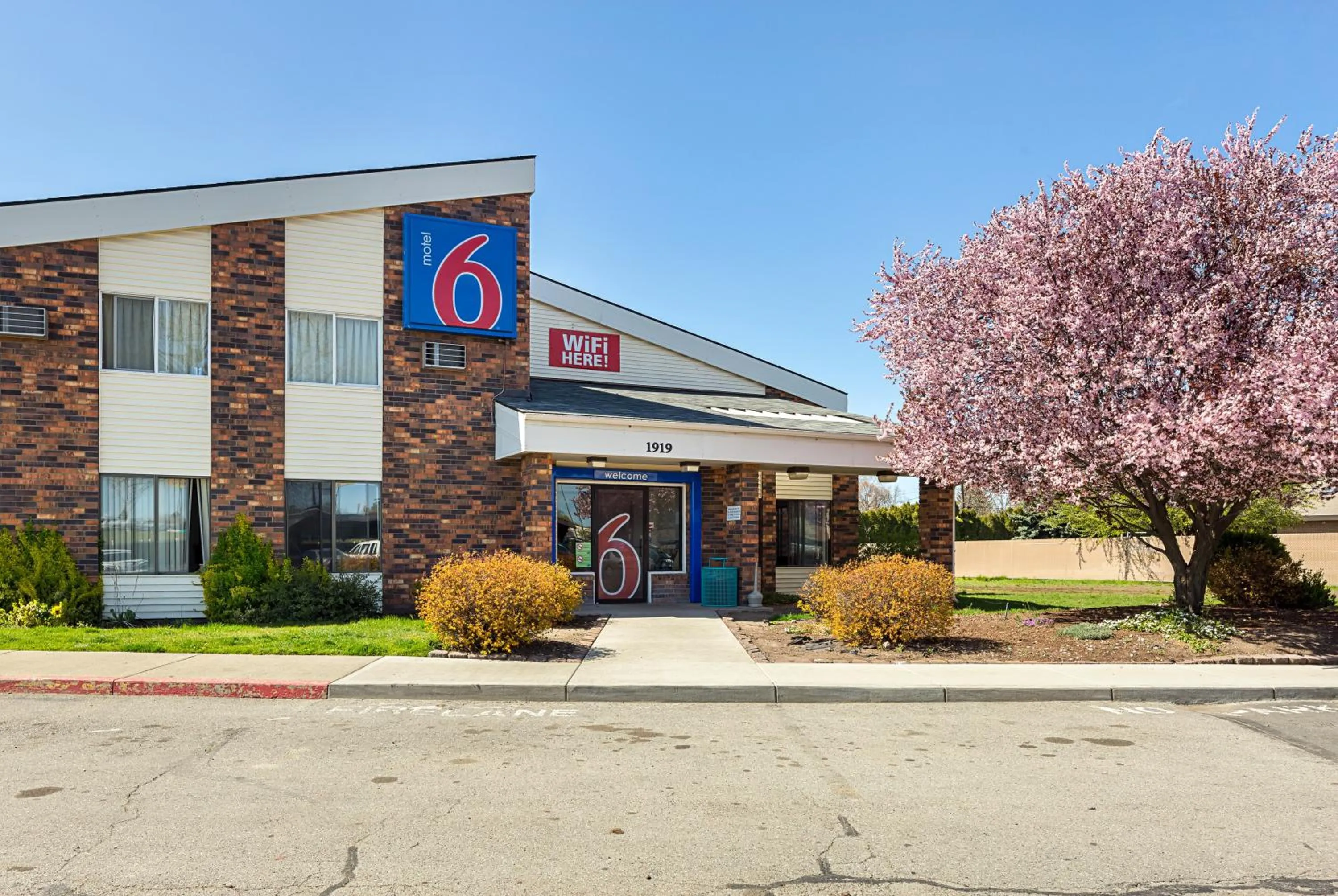 Property building in Motel 6-Spokane, WA - East