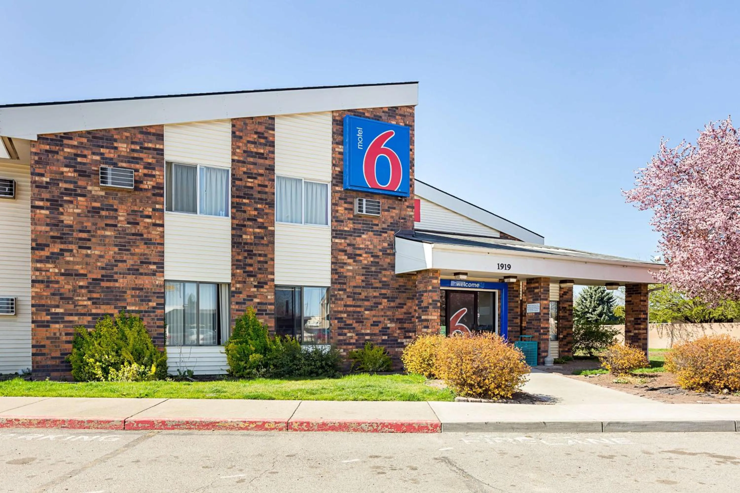 Property building in Motel 6-Spokane, WA - East