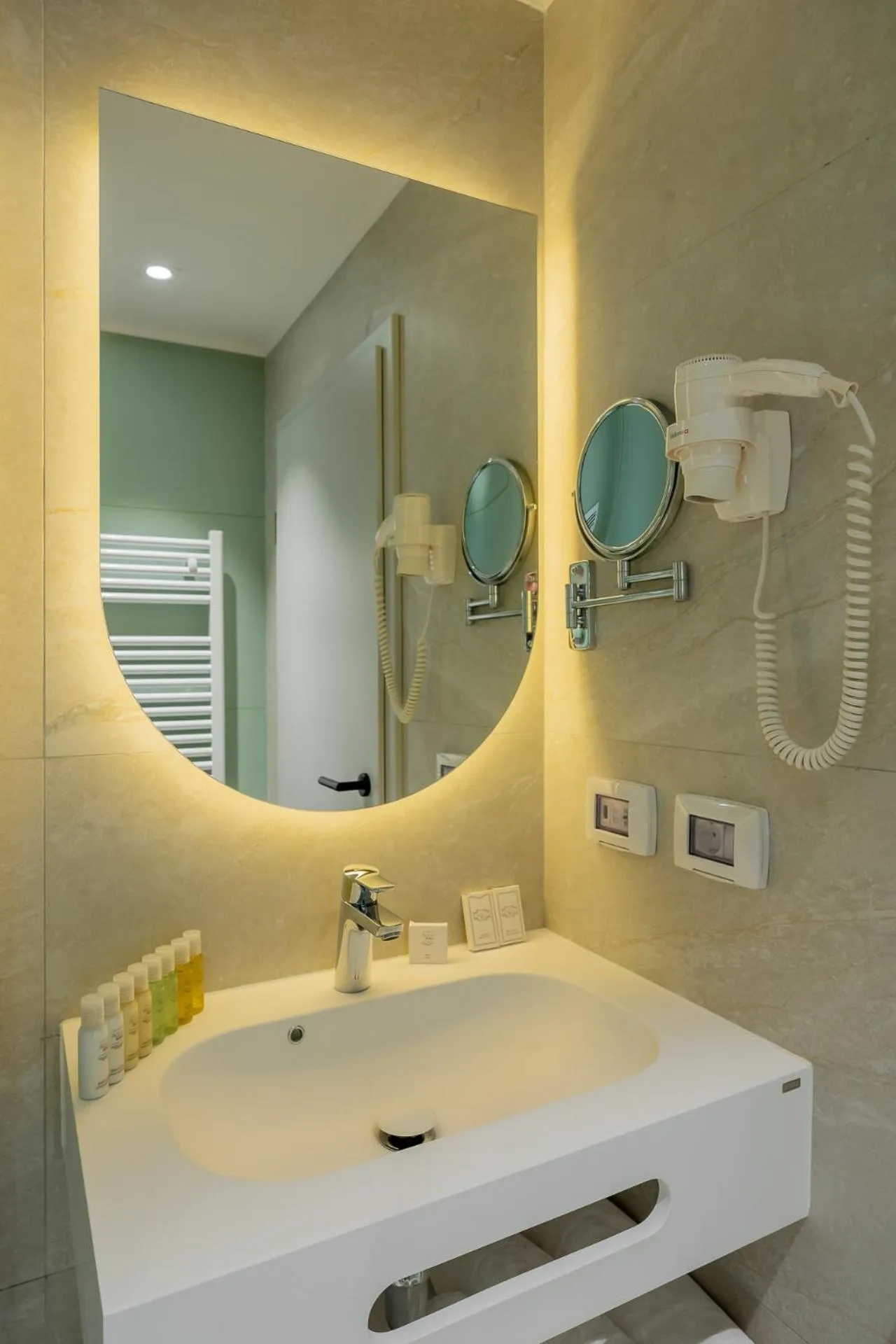 Bavaria Blu Hotel and Conference Centre