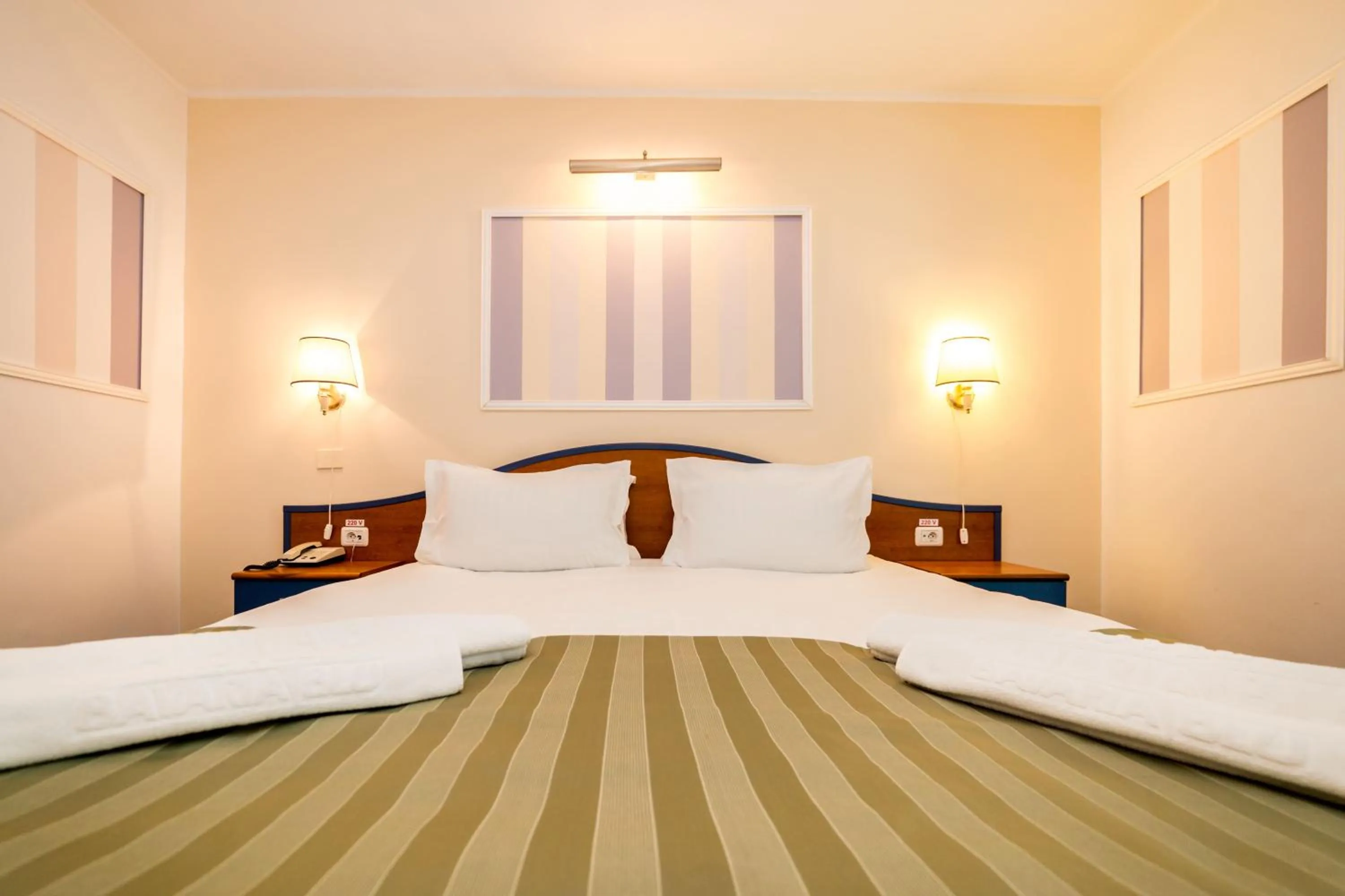 Bed in Bavaria Blu Hotel and Conference Centre