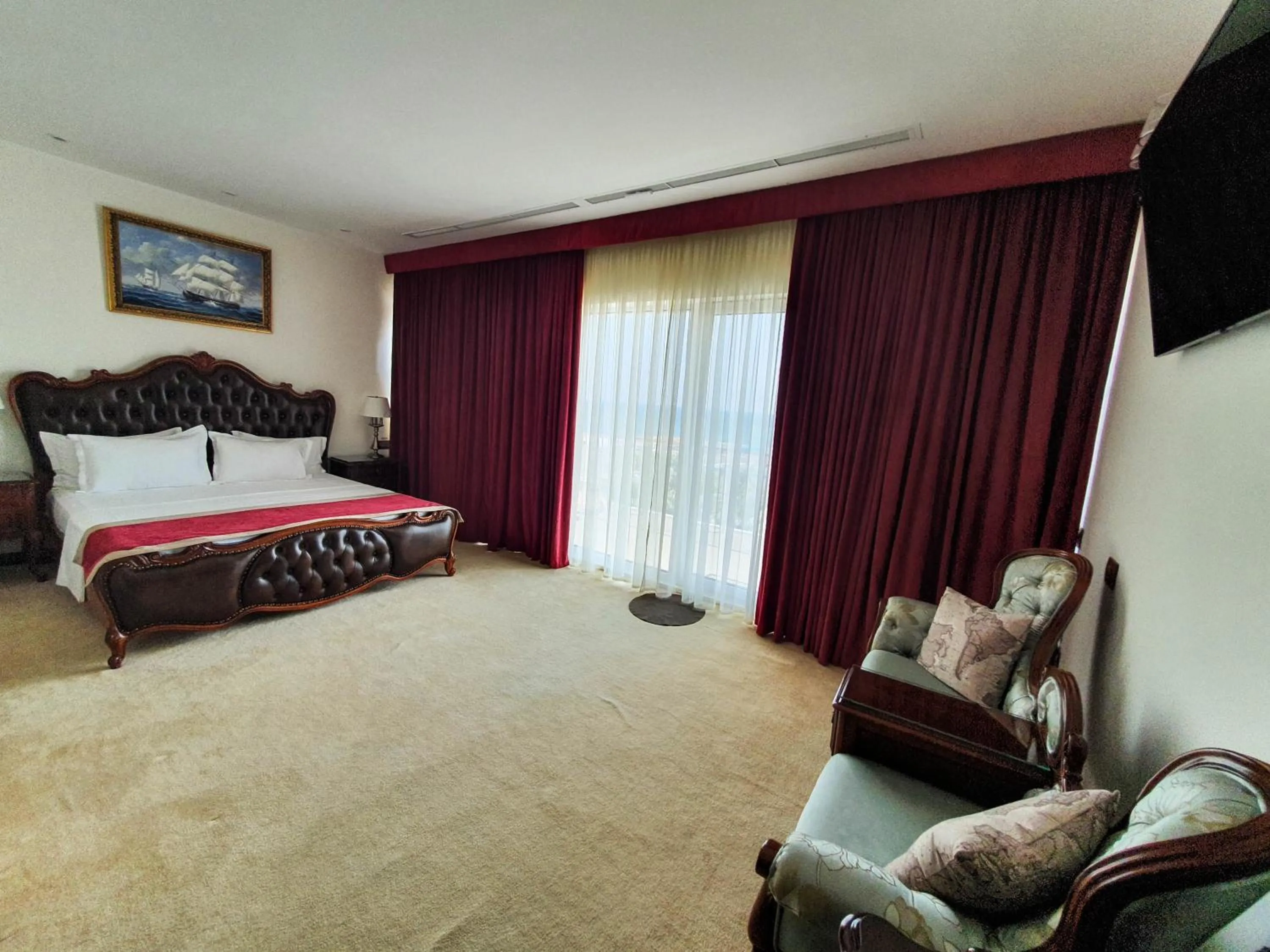 Bed in Bavaria Blu Hotel and Conference Centre