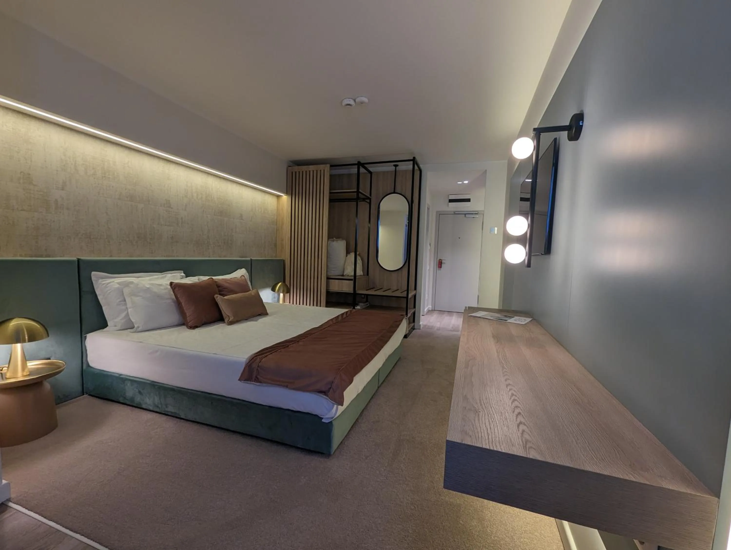 Bed in Bavaria Blu Hotel and Conference Centre