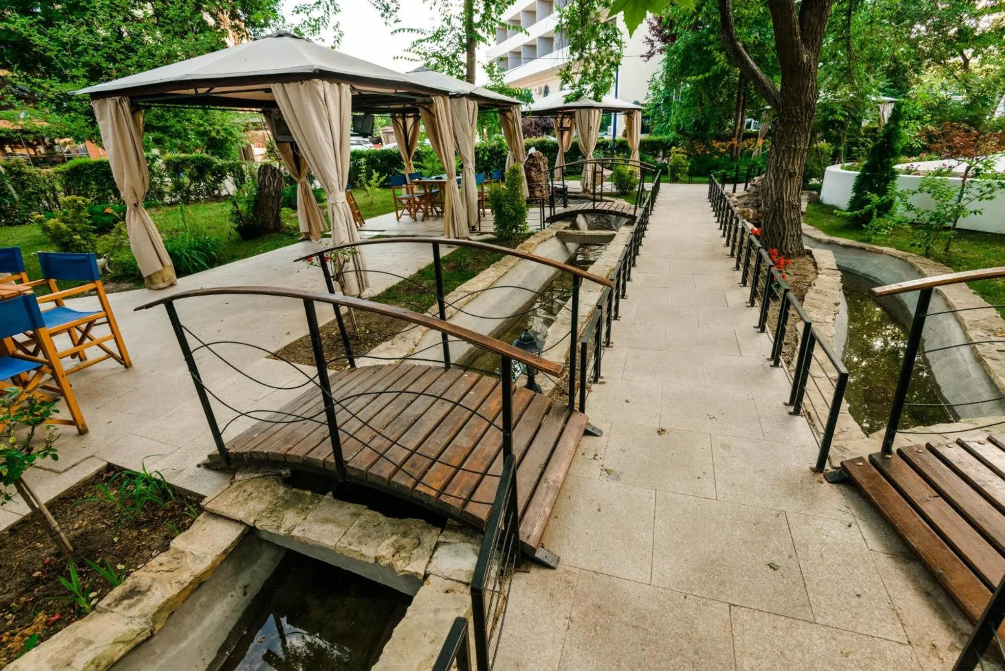 Restaurant/places to eat in Bavaria Blu Hotel and Conference Centre