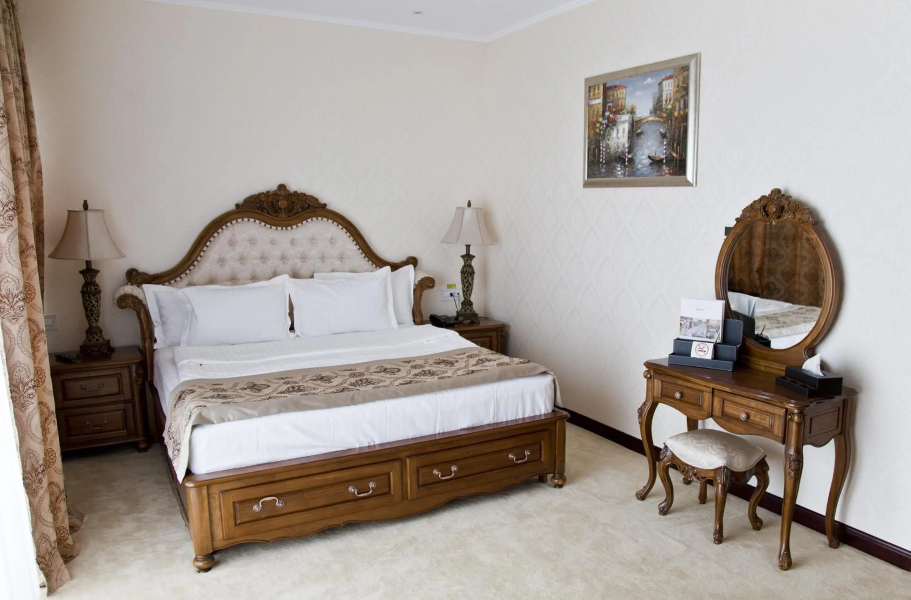 Bed in Bavaria Blu Hotel and Conference Centre