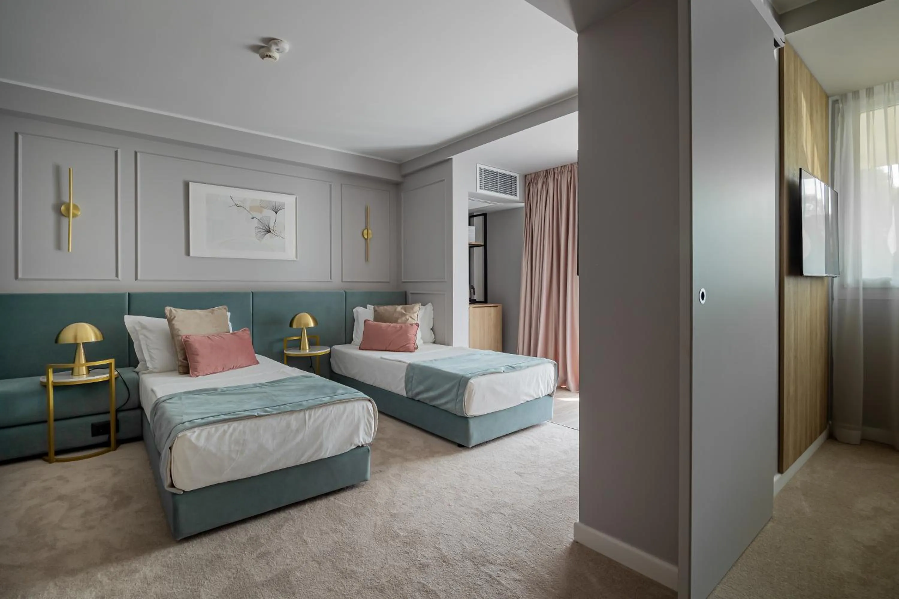 Bed in Bavaria Blu Hotel and Conference Centre