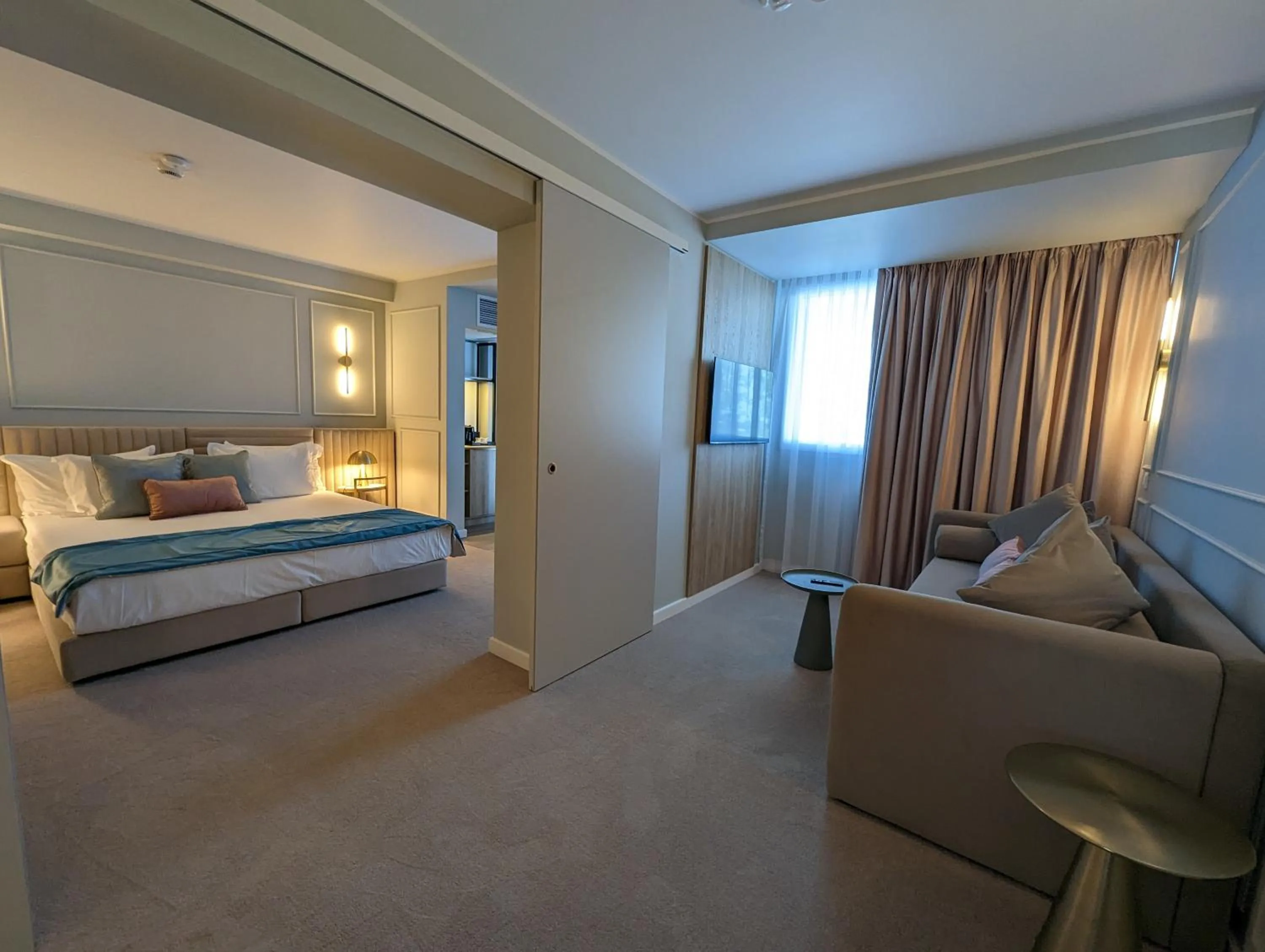 Bed in Bavaria Blu Hotel and Conference Centre