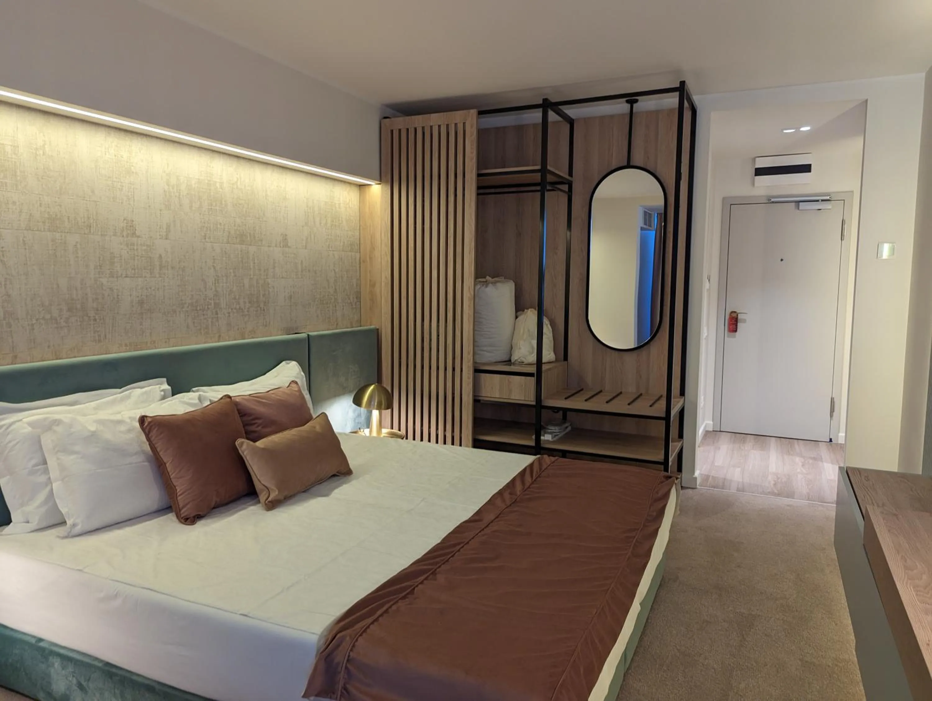 Bed in Bavaria Blu Hotel and Conference Centre