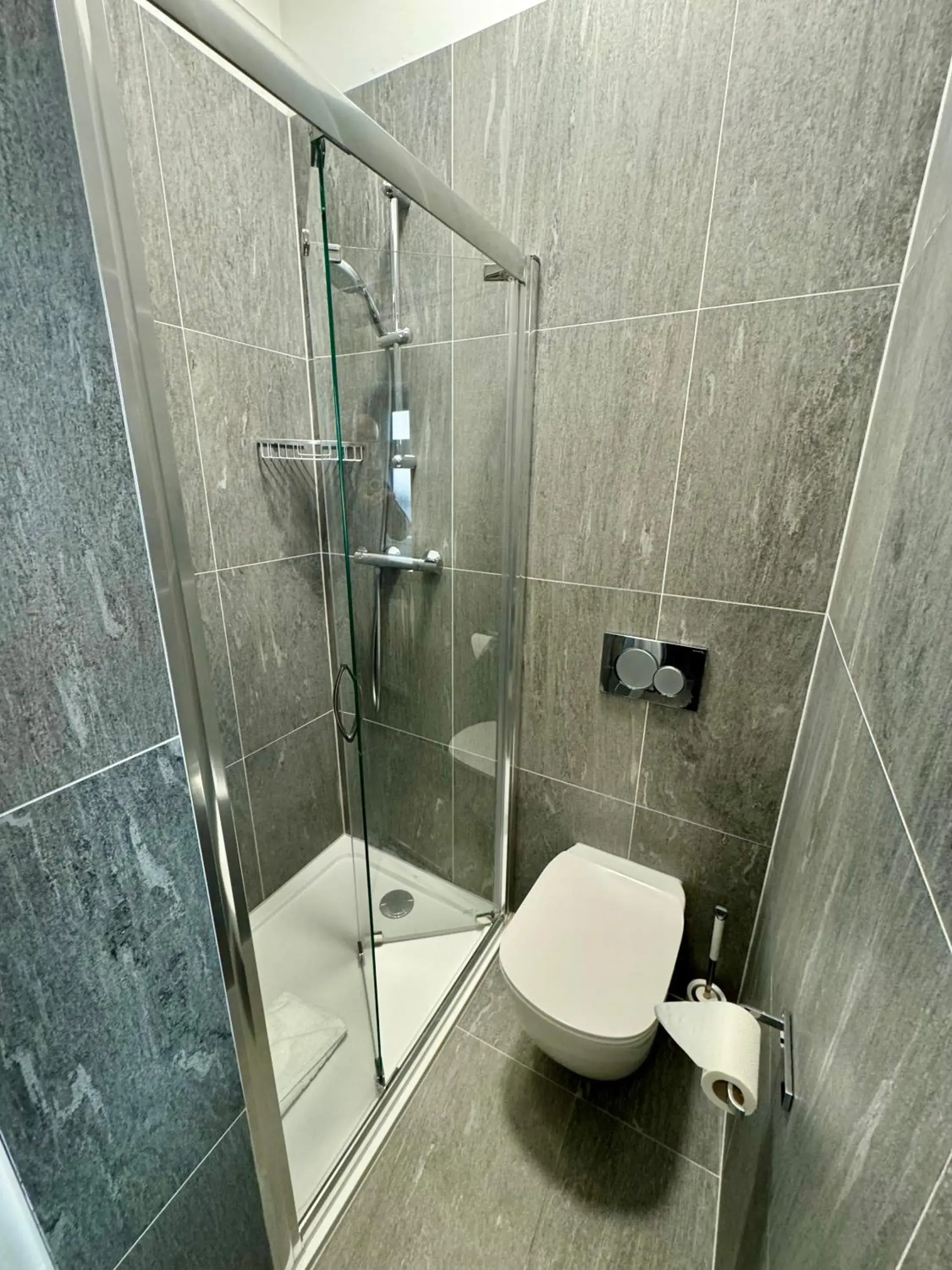 Double or Twin Room with Private External Bathroom in Brentwood Hotel & Apartments Double or Twin Room with Private External Bathroom in Brentwood Hotel & Apartments