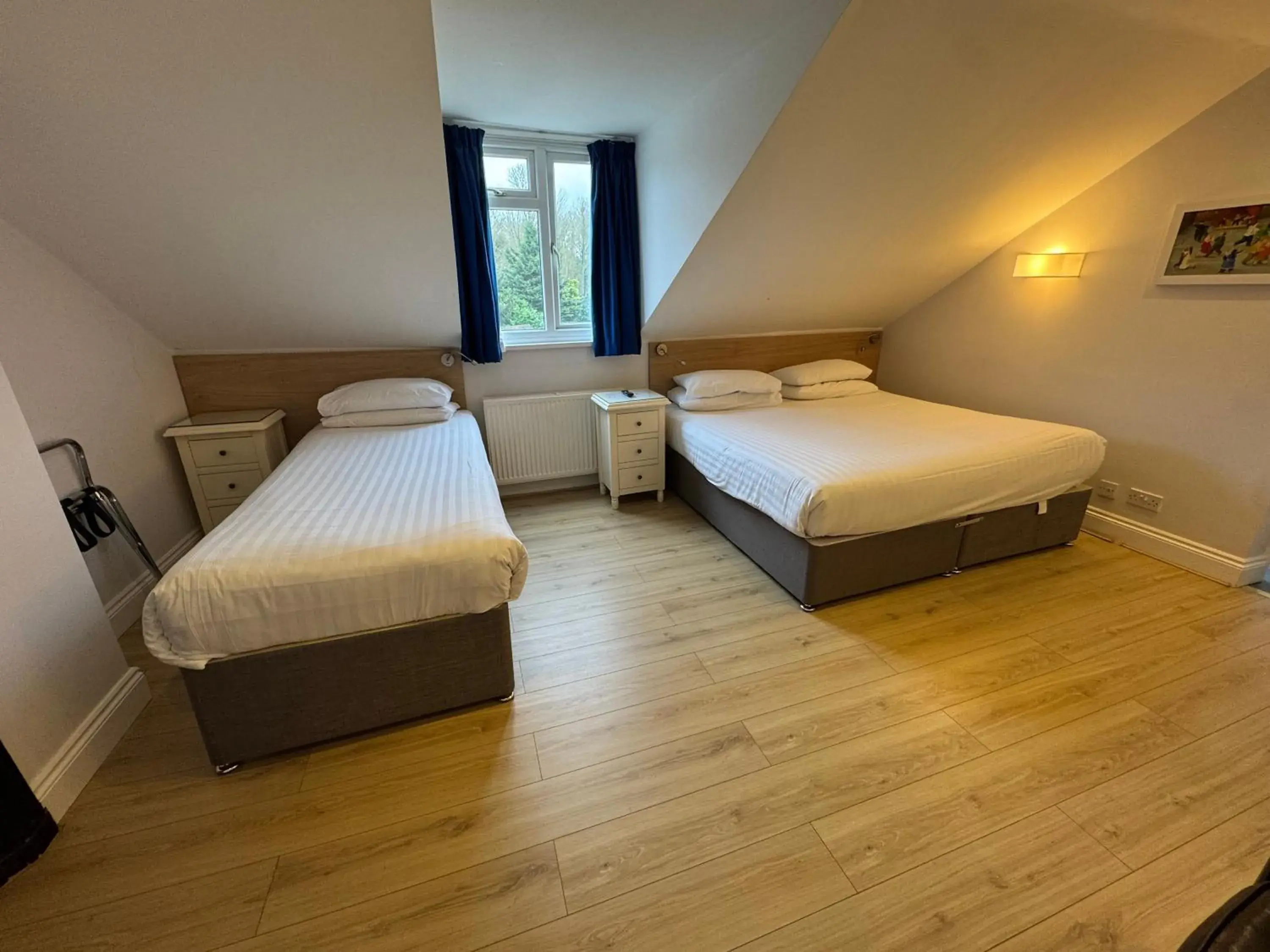 Family Room (4 Adults) in Brentwood Hotel & Apartments Family Room (4 Adults) in Brentwood Hotel & Apartments