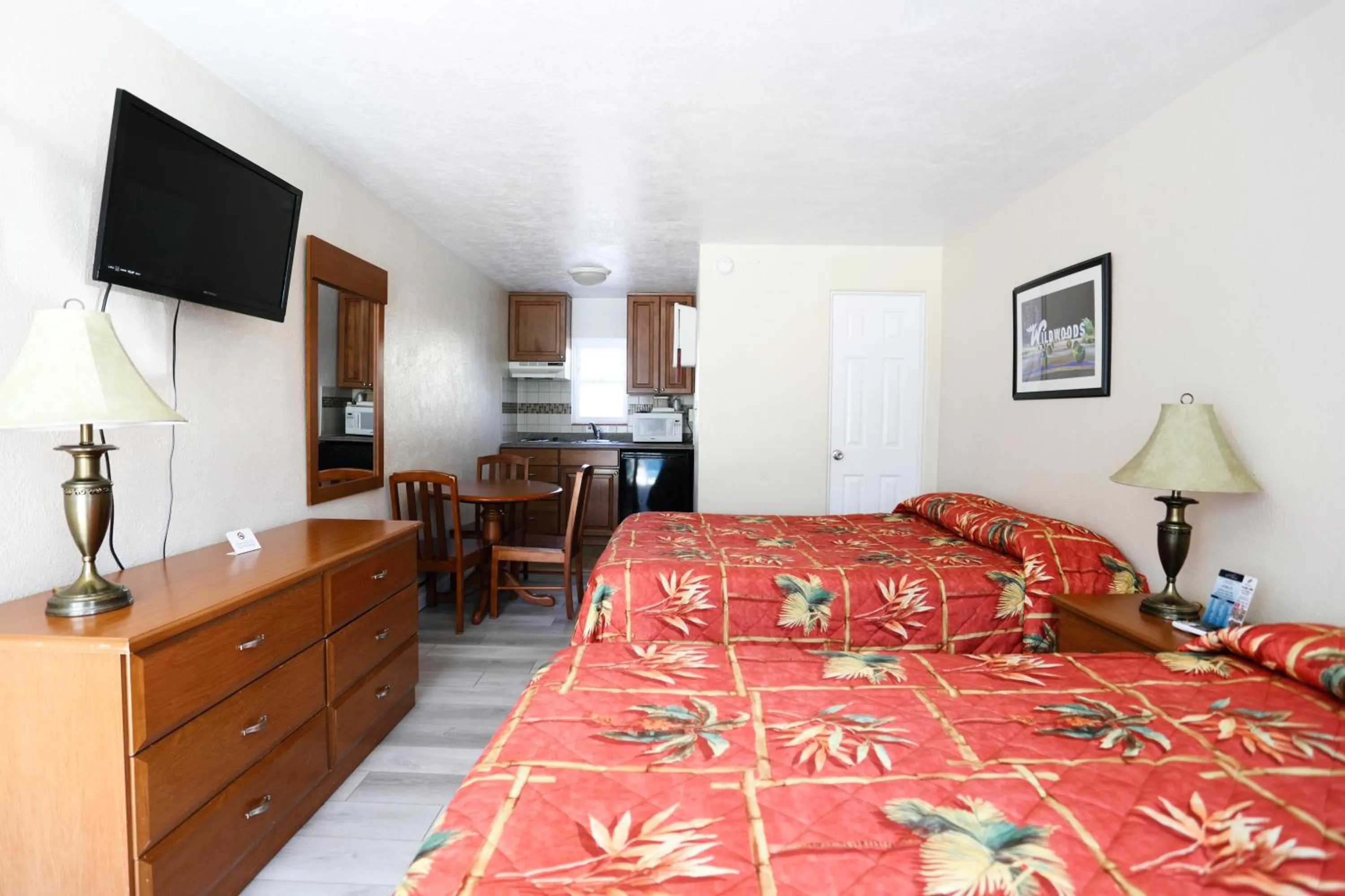 Photo of the whole room, Bed in Stardust Motel