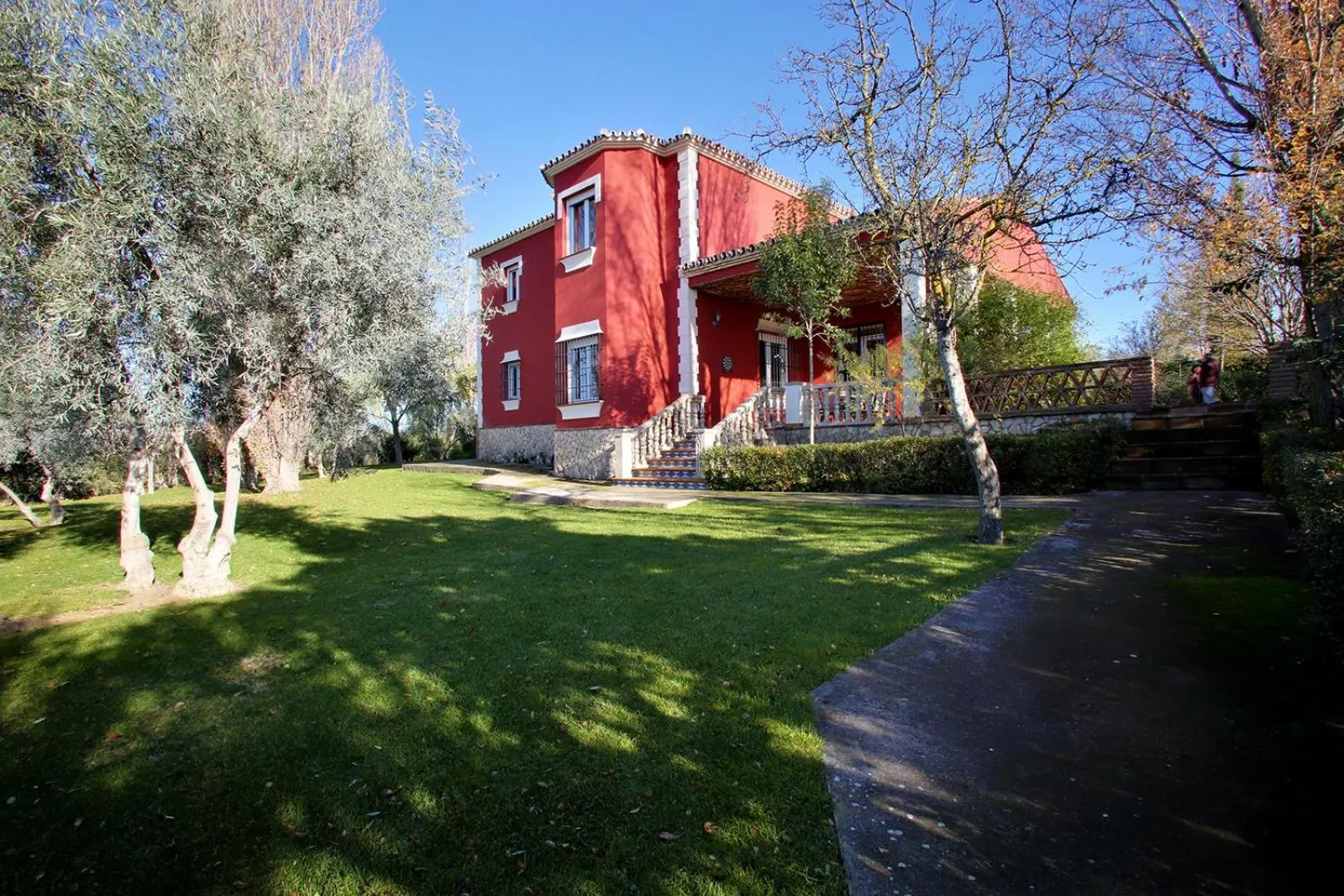 Property building in Los Picachos 10