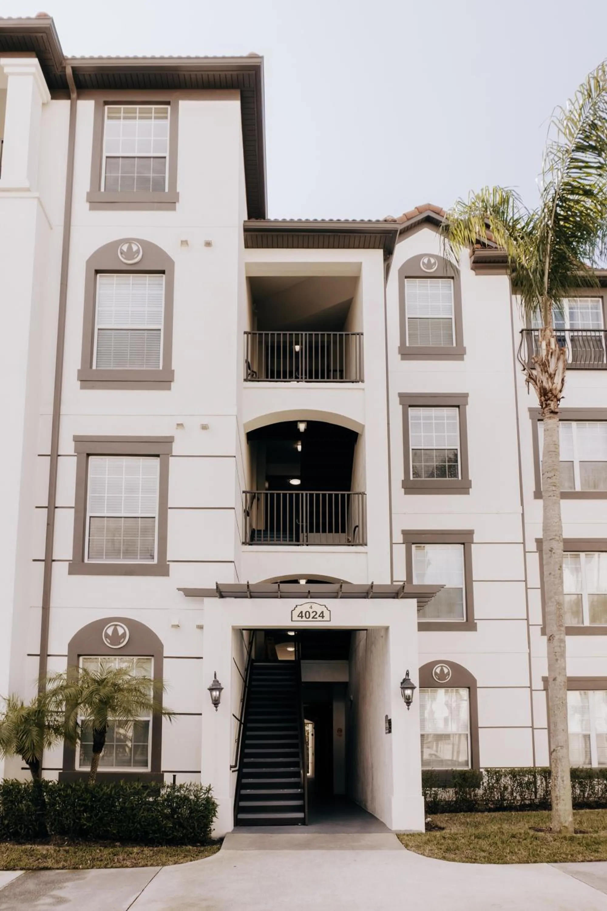 Property building in Vista Cay Inn