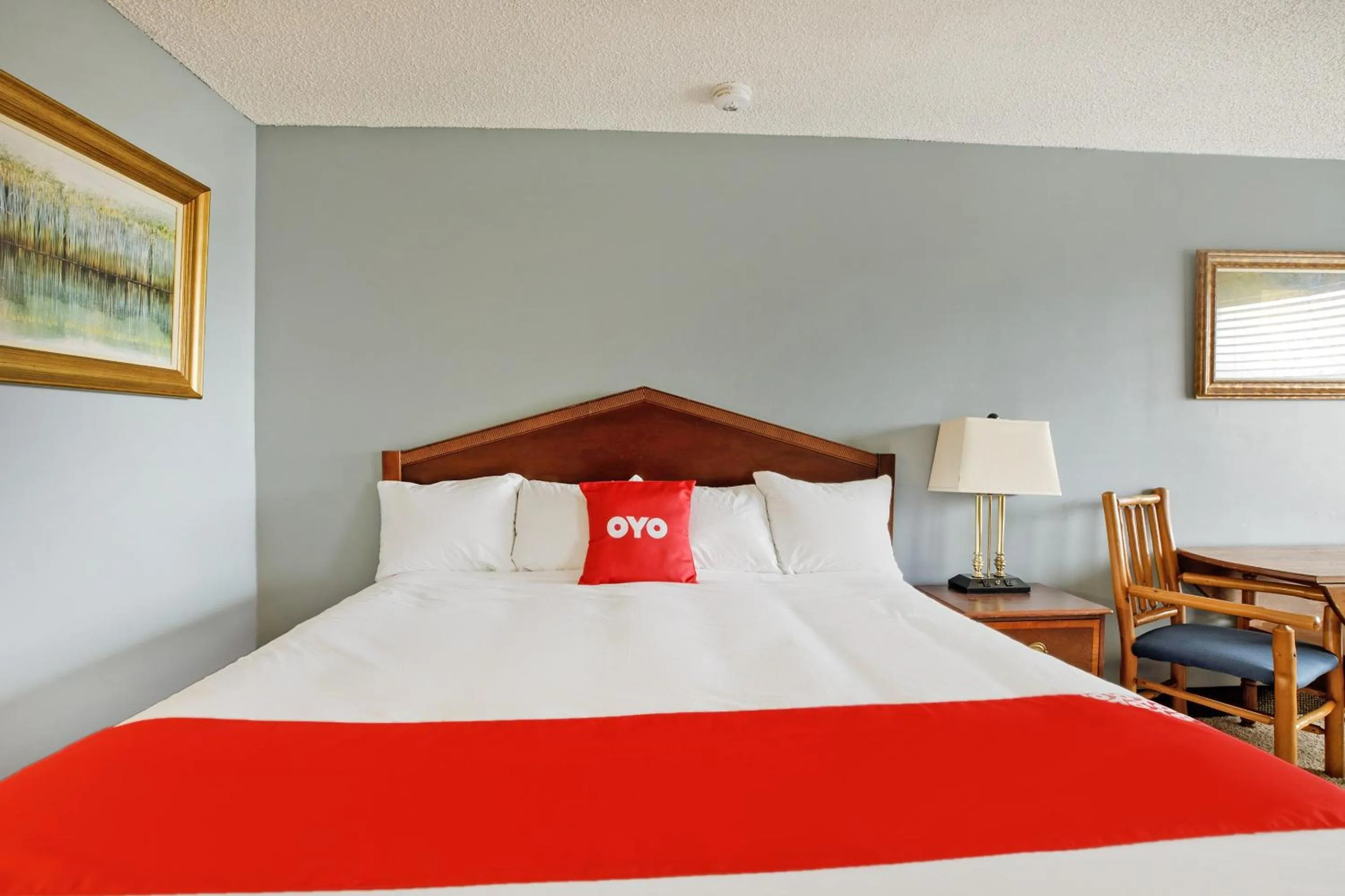 Bedroom in OYO Hotel Branson MO-165