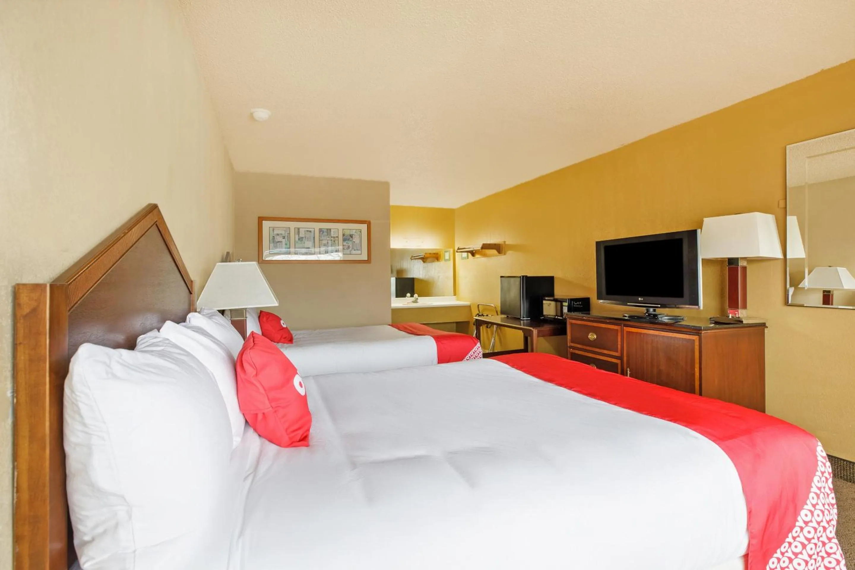 Bedroom in OYO Hotel Branson MO-165