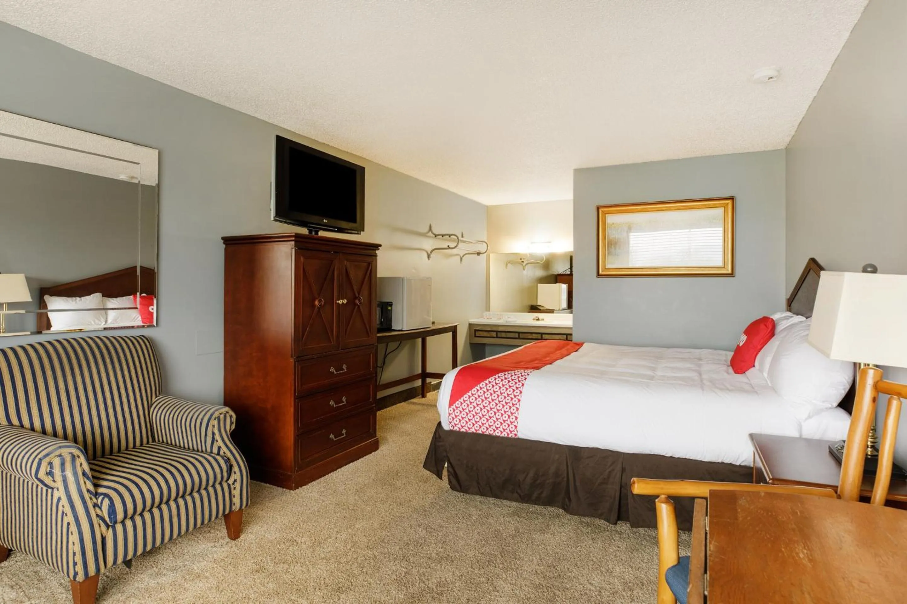 Bedroom in OYO Hotel Branson MO-165