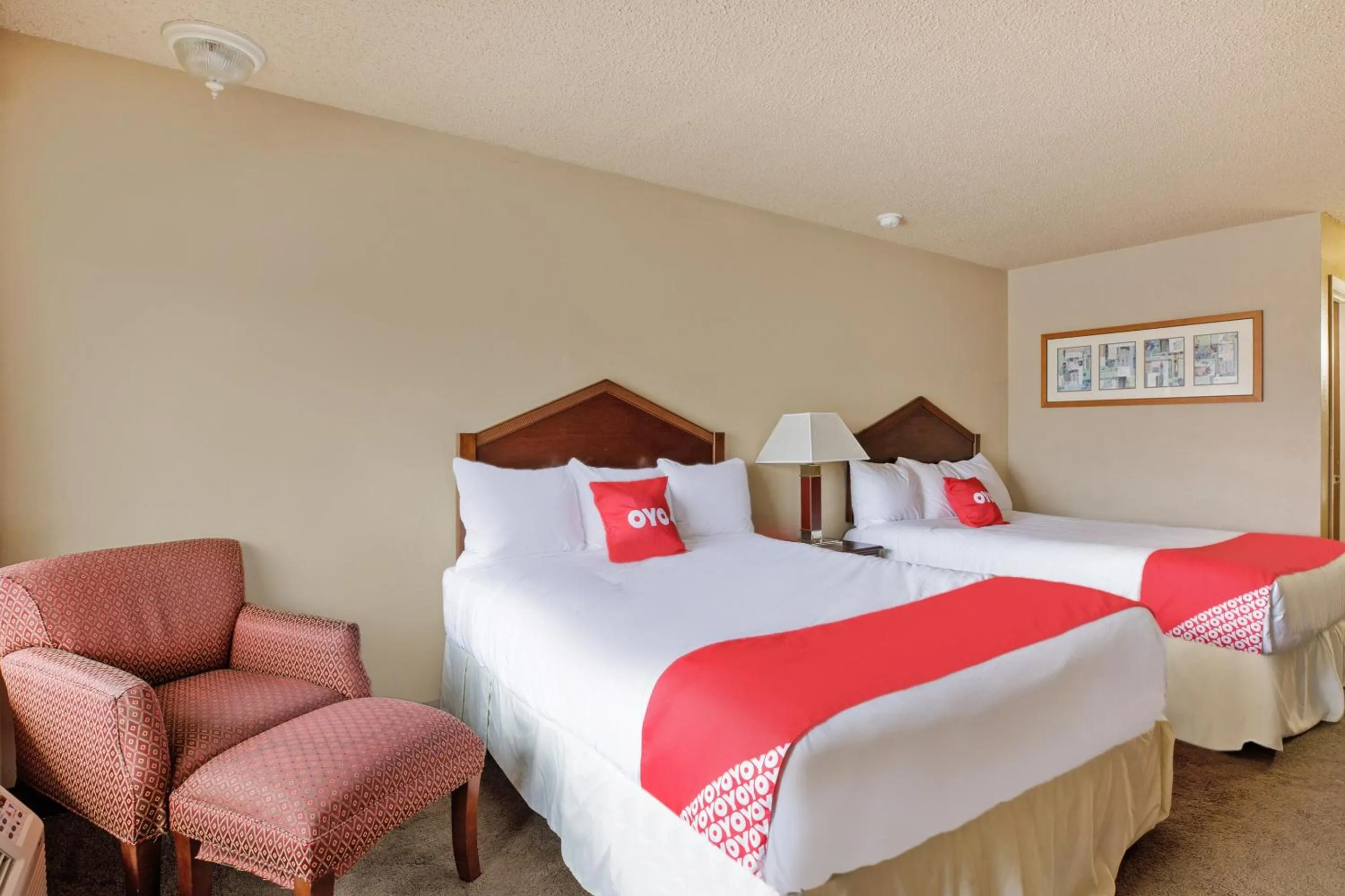 Bedroom in OYO Hotel Branson MO-165