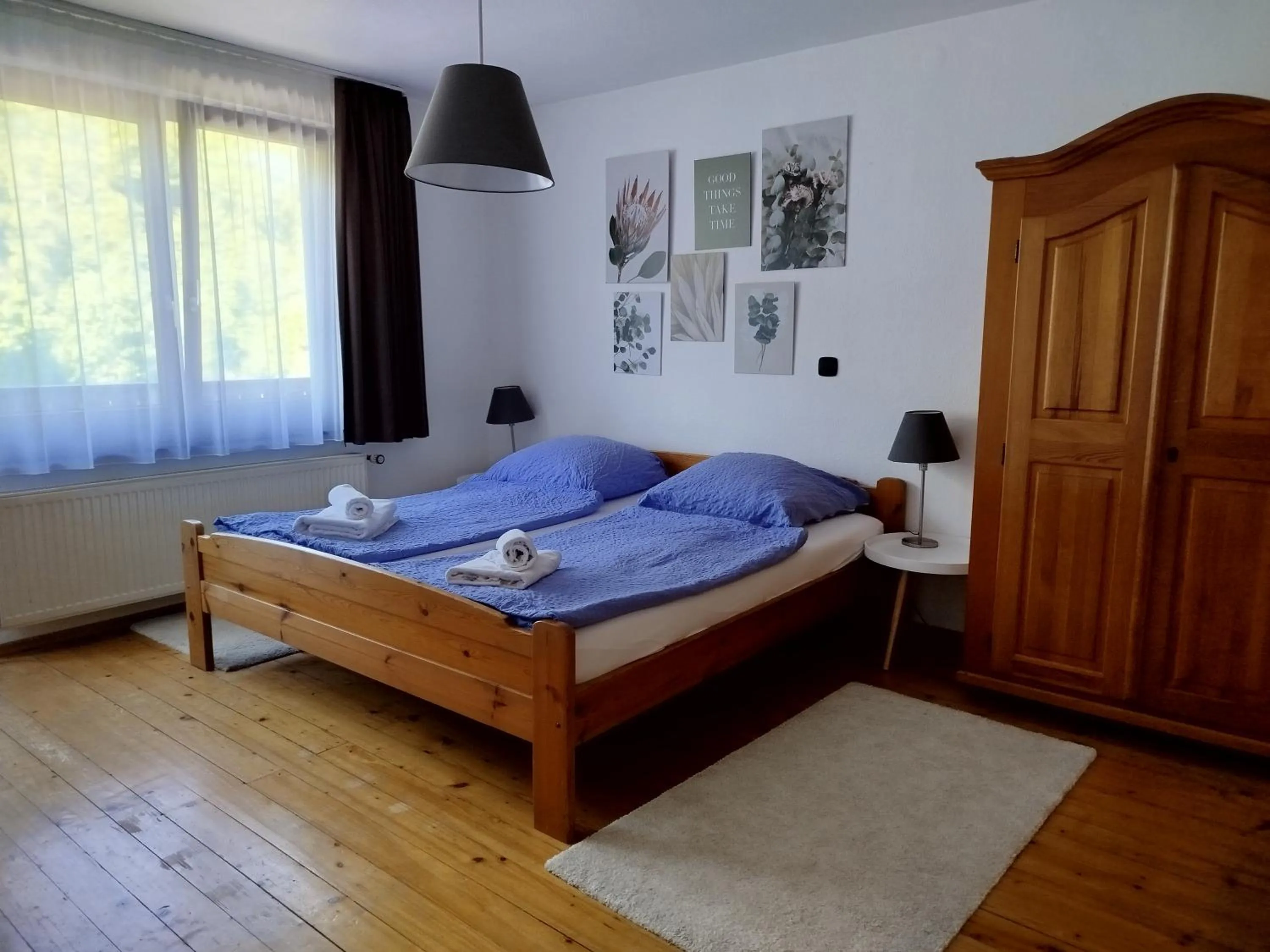 Guests, Bed in Grüner Baum