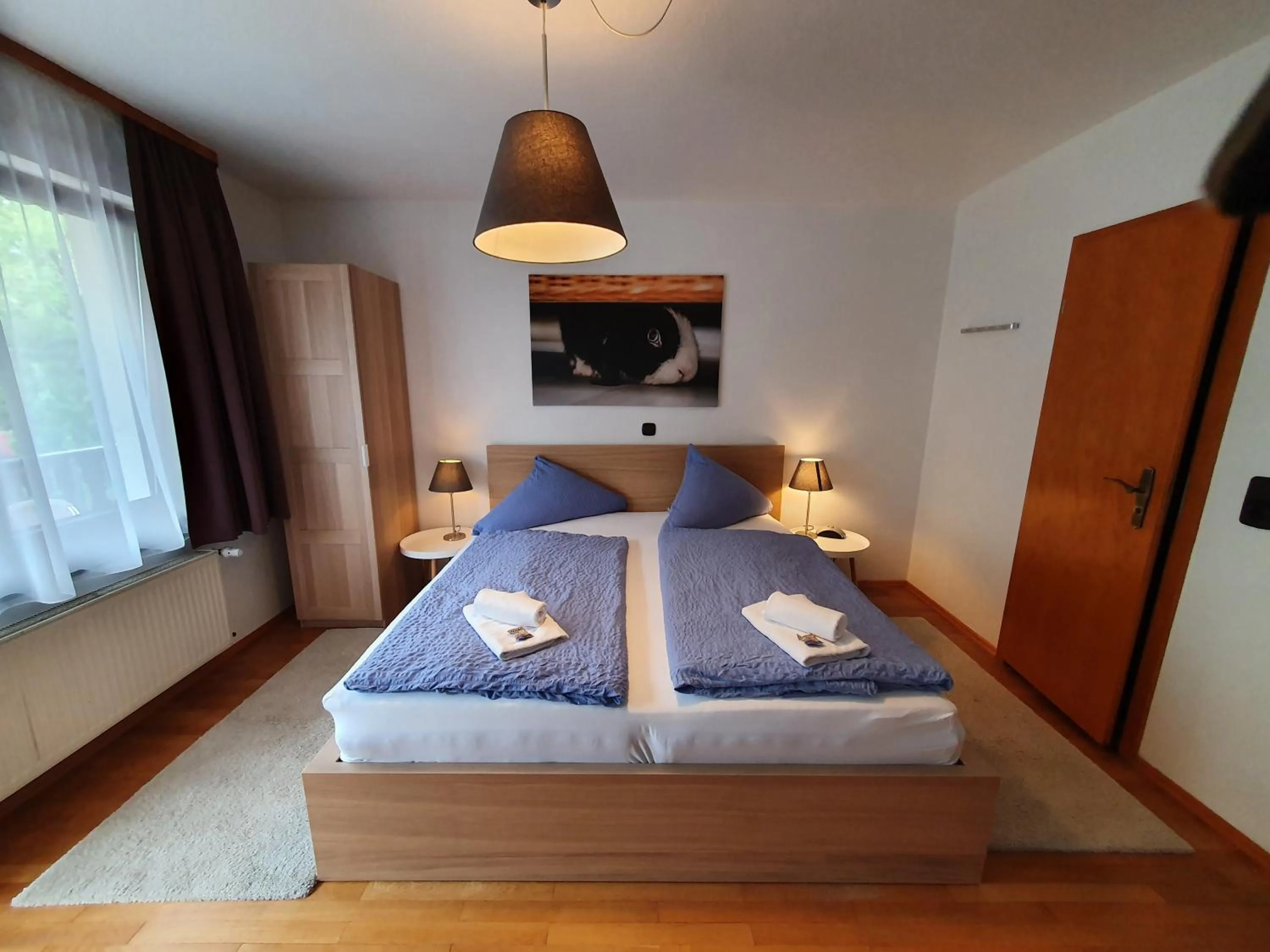 Guests, Bed in Grüner Baum