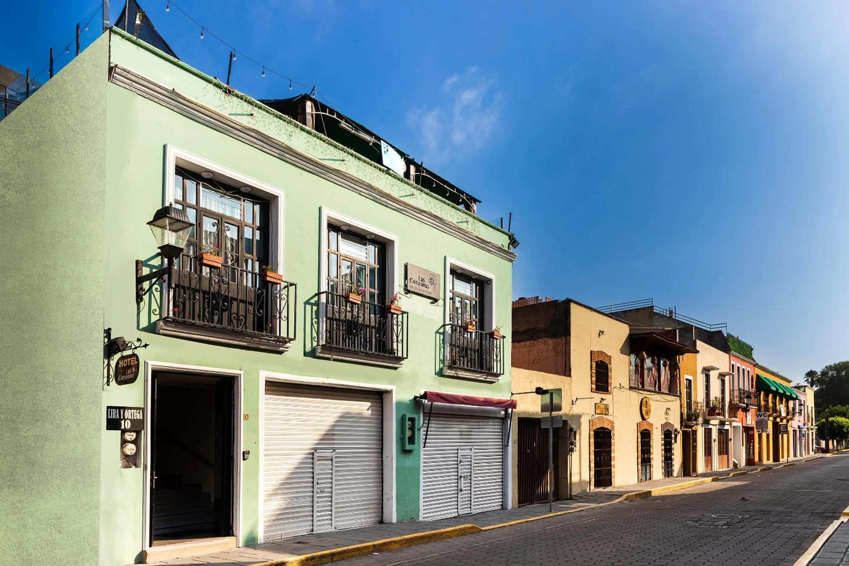 Facade/entrance in OYO Hotel Boutique Las Campanas