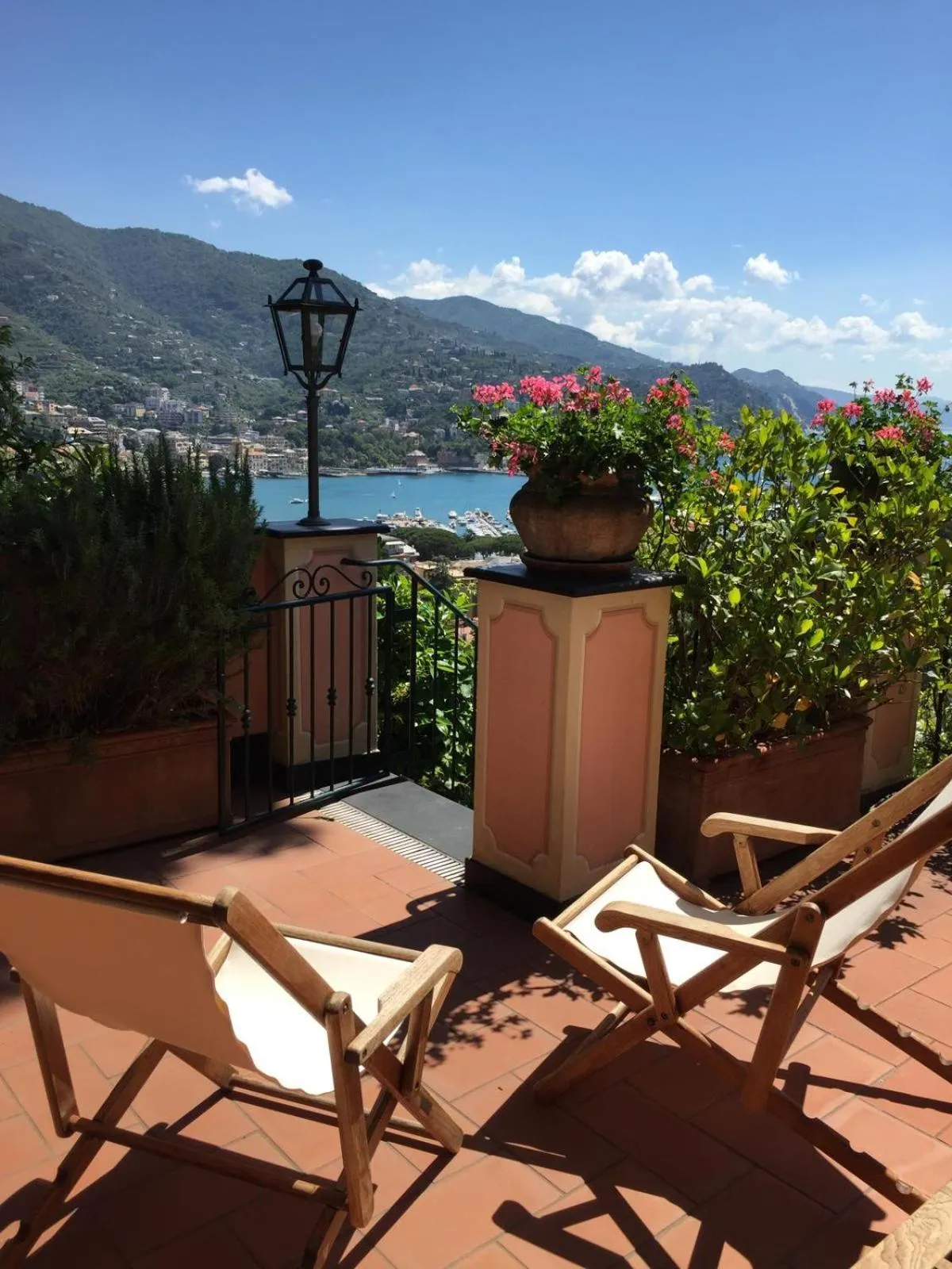 Villa Mares - sea view, free garage