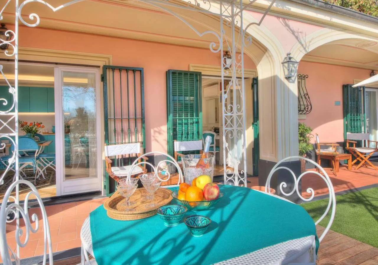 Garden in Villa Mares - sea view, free garage