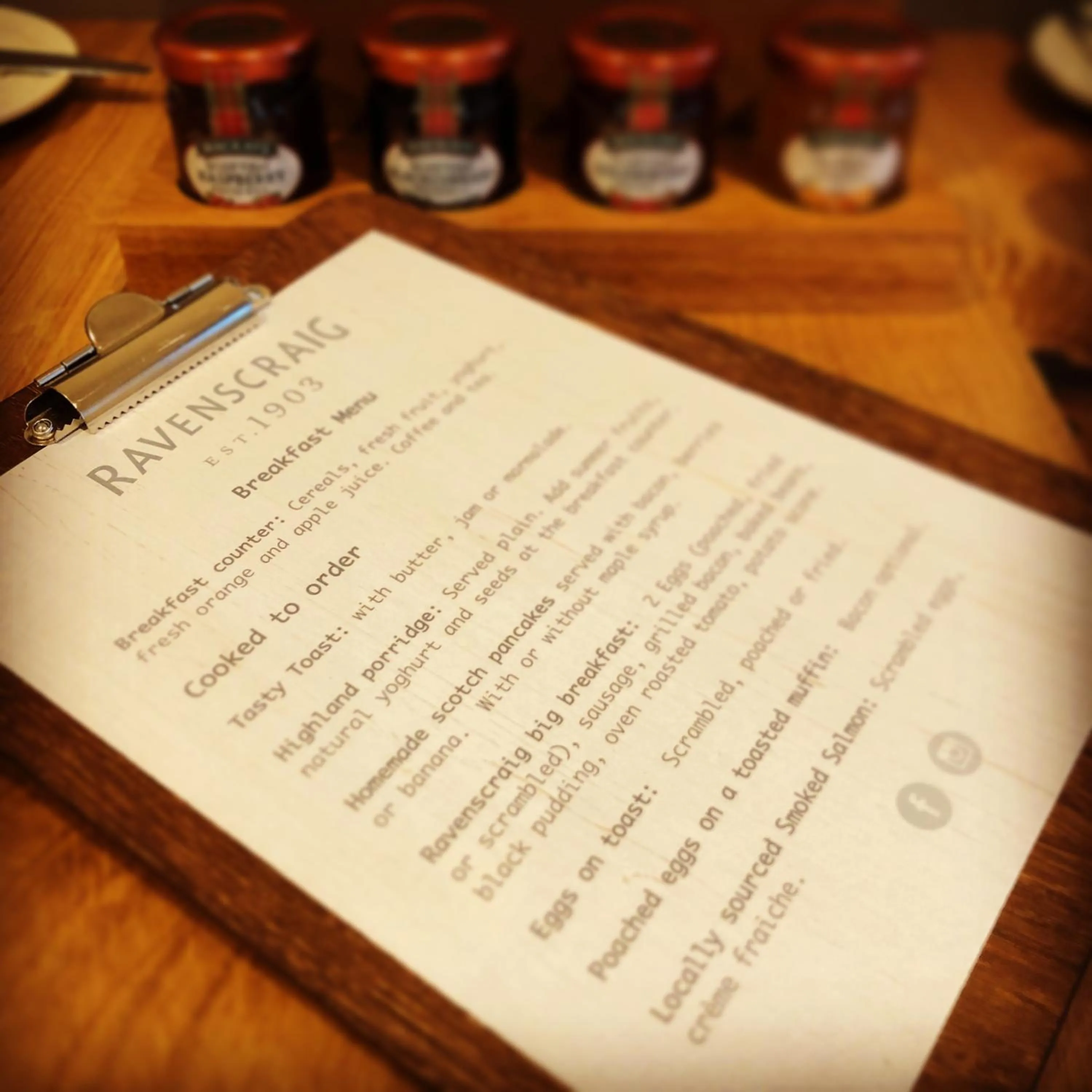 Breakfast in Ravenscraig Guest House