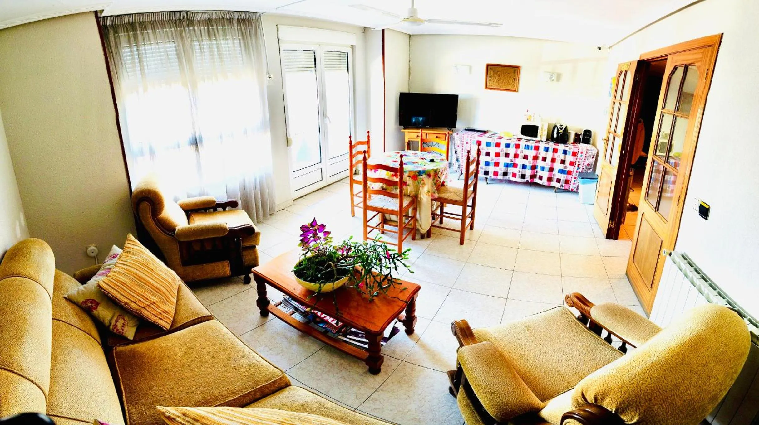 Dining area in Hostal Sol Naciente