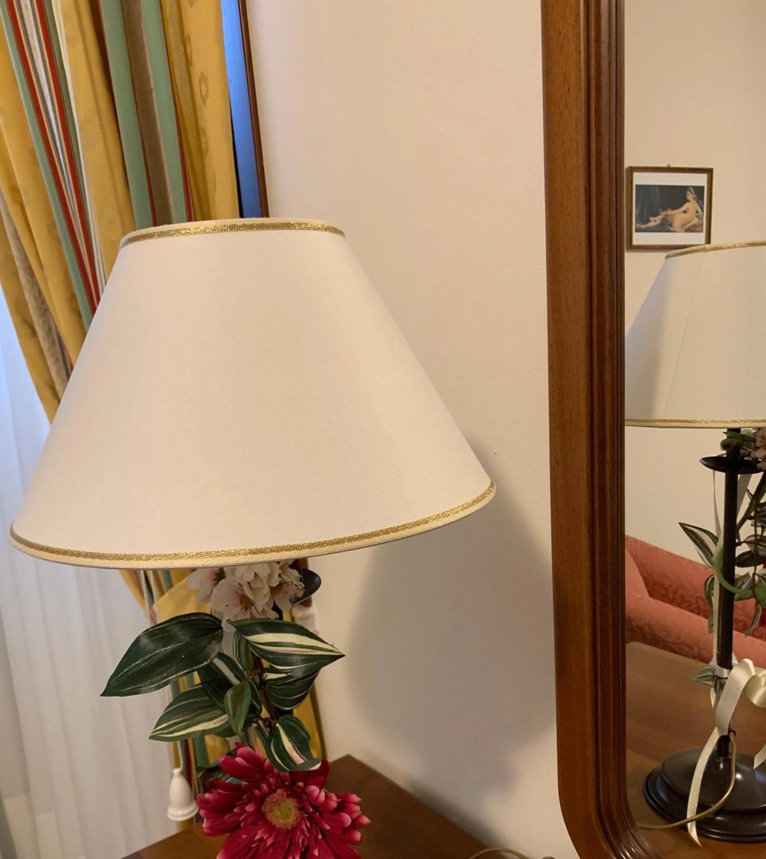 Decorative detail in Albergo Italia