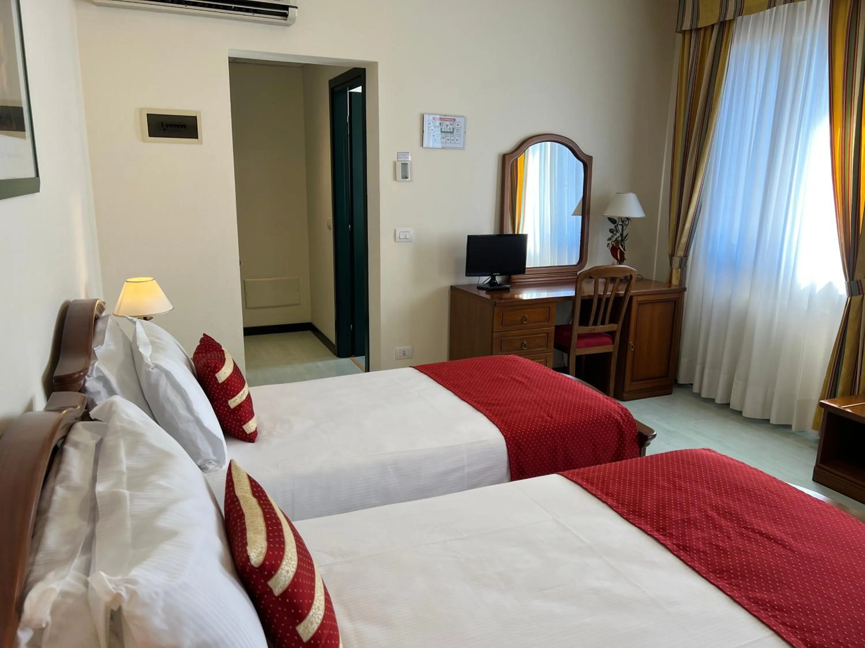 Bedroom, Bed in Albergo Italia