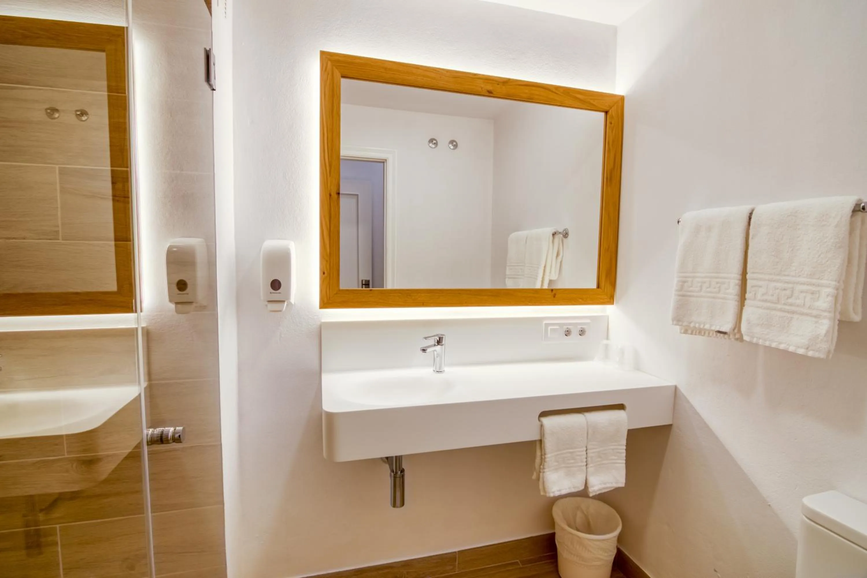 Bathroom in Hostal La Isla