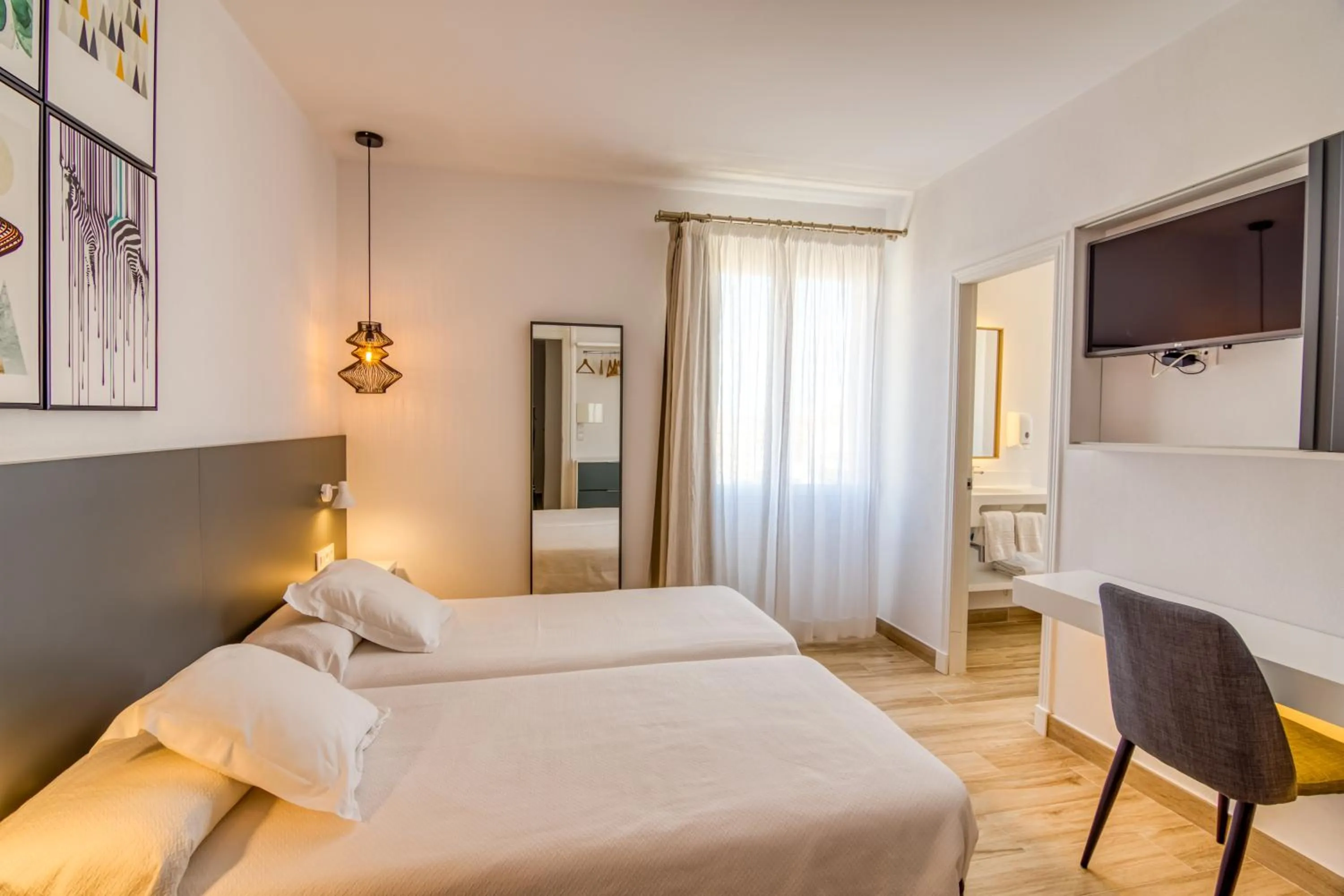 Bedroom, Bed in Hostal La Isla