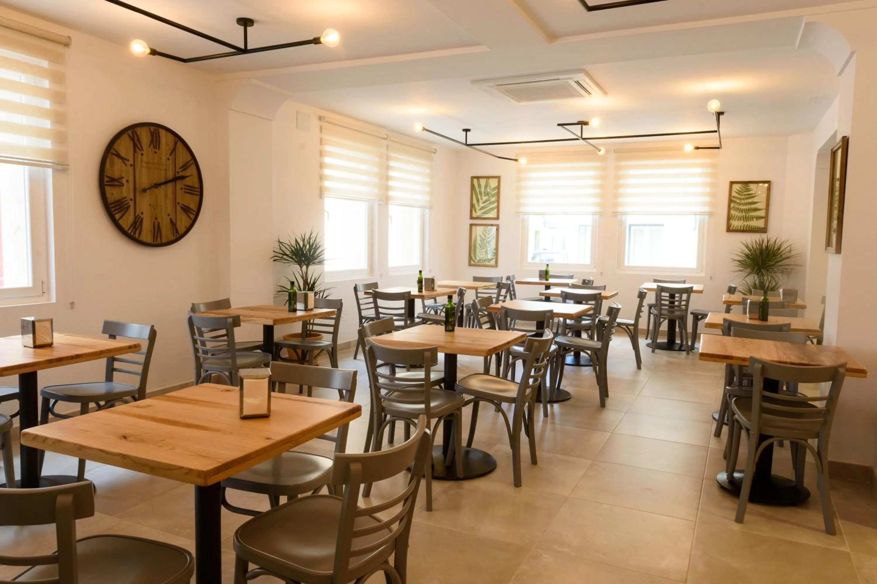 Lounge or bar in Hostal La Isla