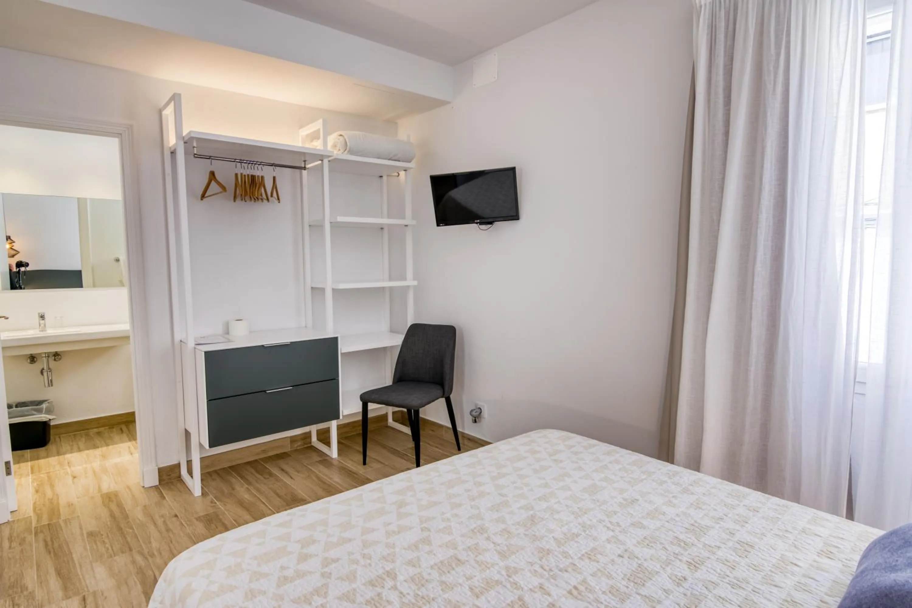 Bedroom, Bed in Hostal La Isla