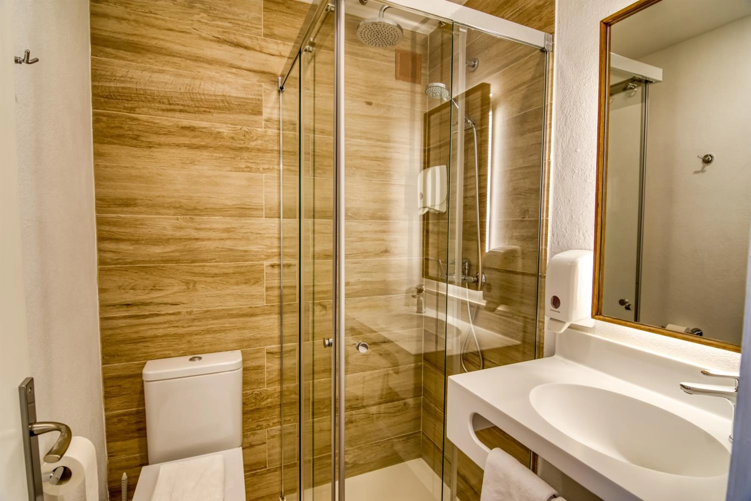 Bathroom in Hostal La Isla