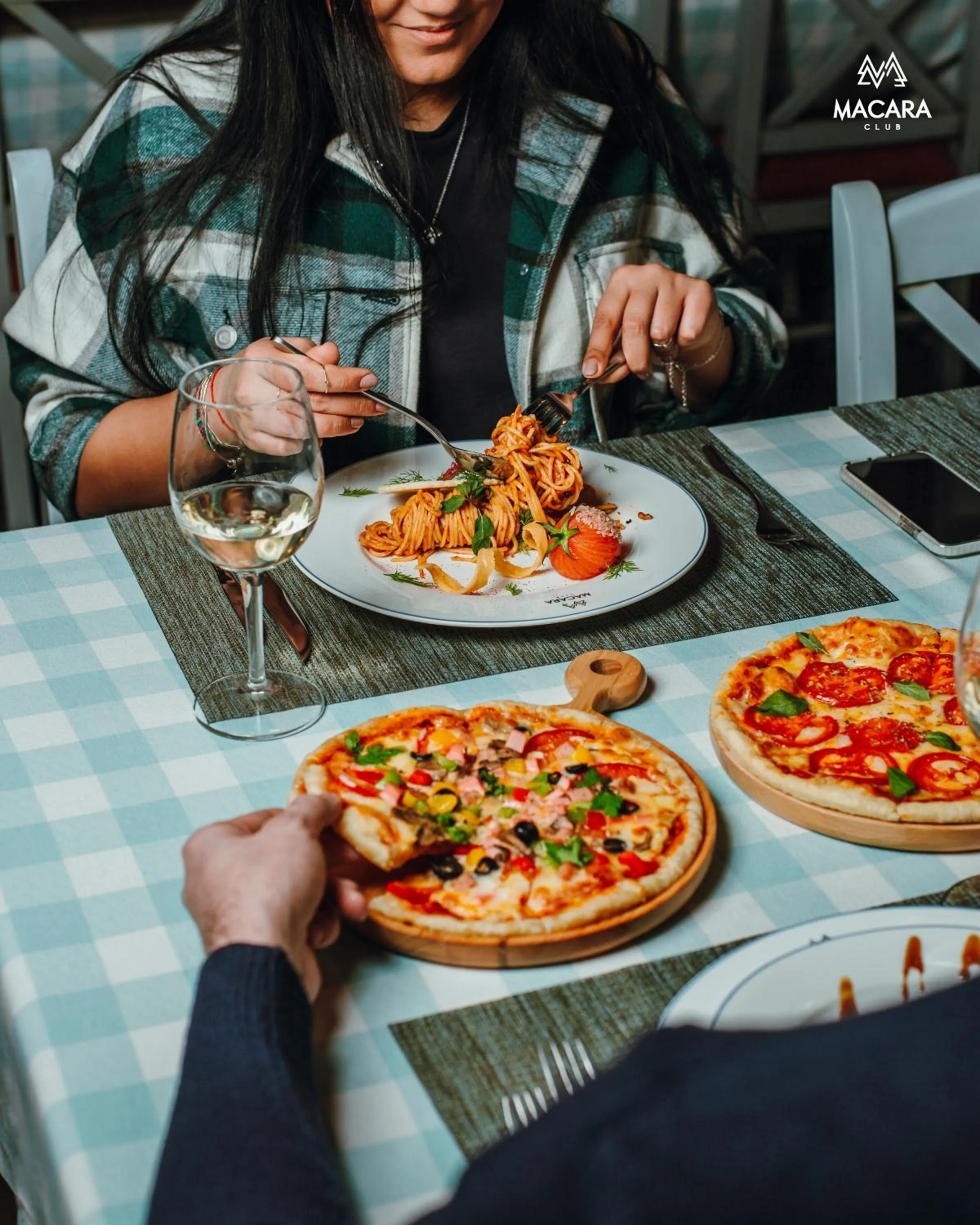 Food and drinks in Macara Village Resort