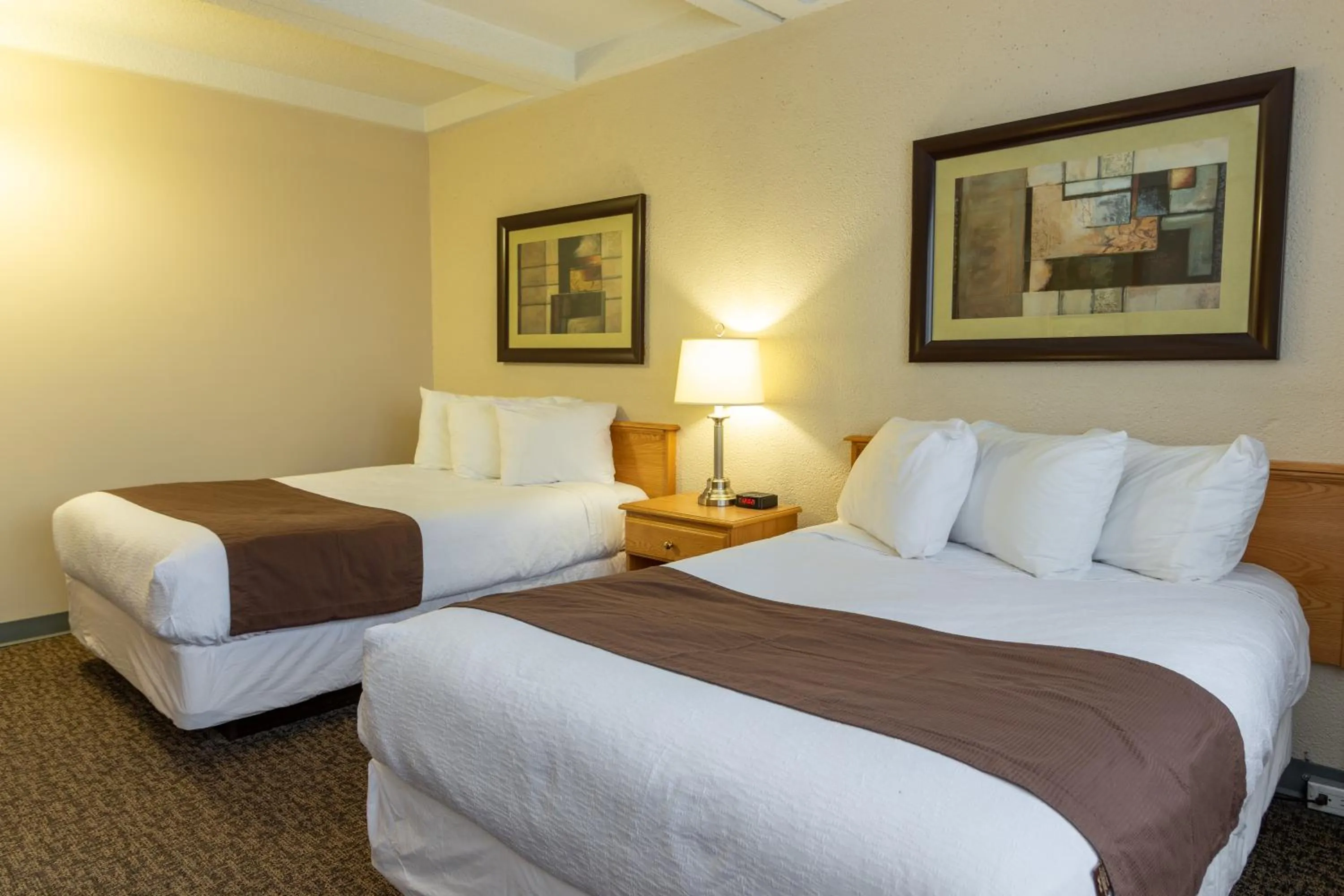 Bed in BCM Inns Fort McMurray - Downtown